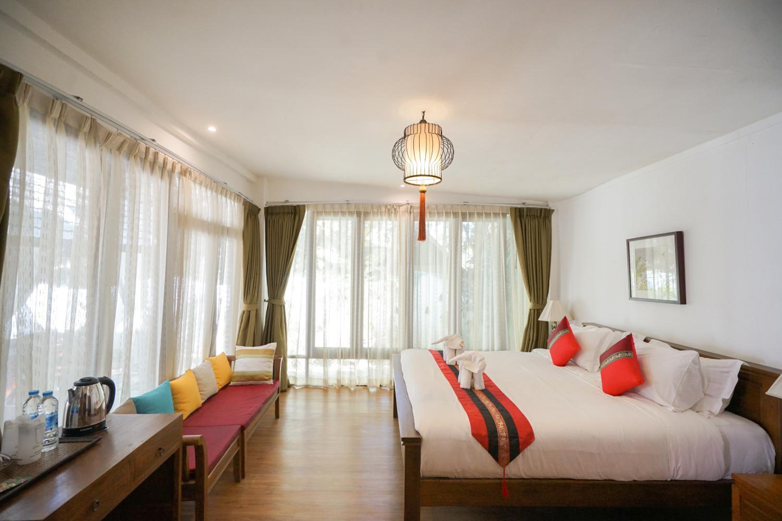 E-Outfitting Doikham Resort