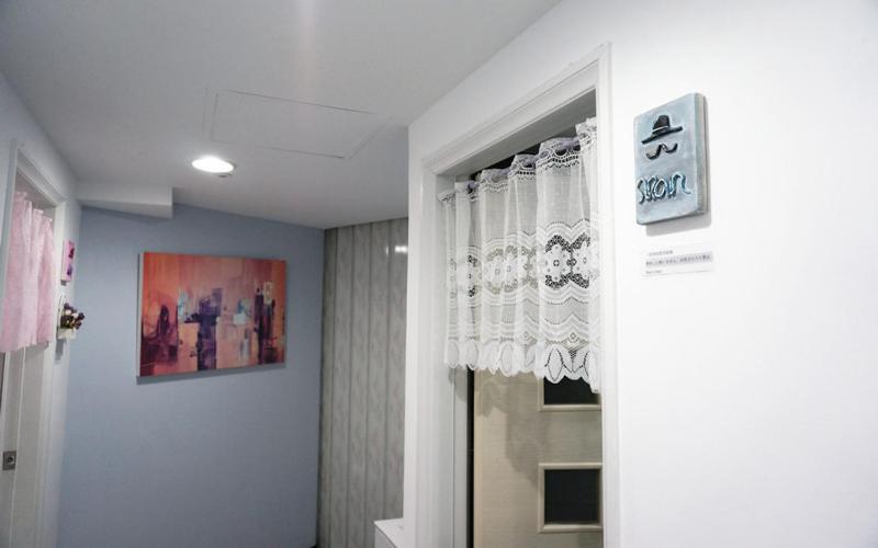 Say Love Hotel - Image 5