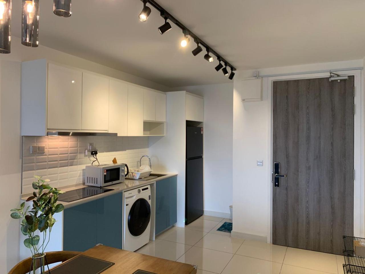 Continew by Plush Services