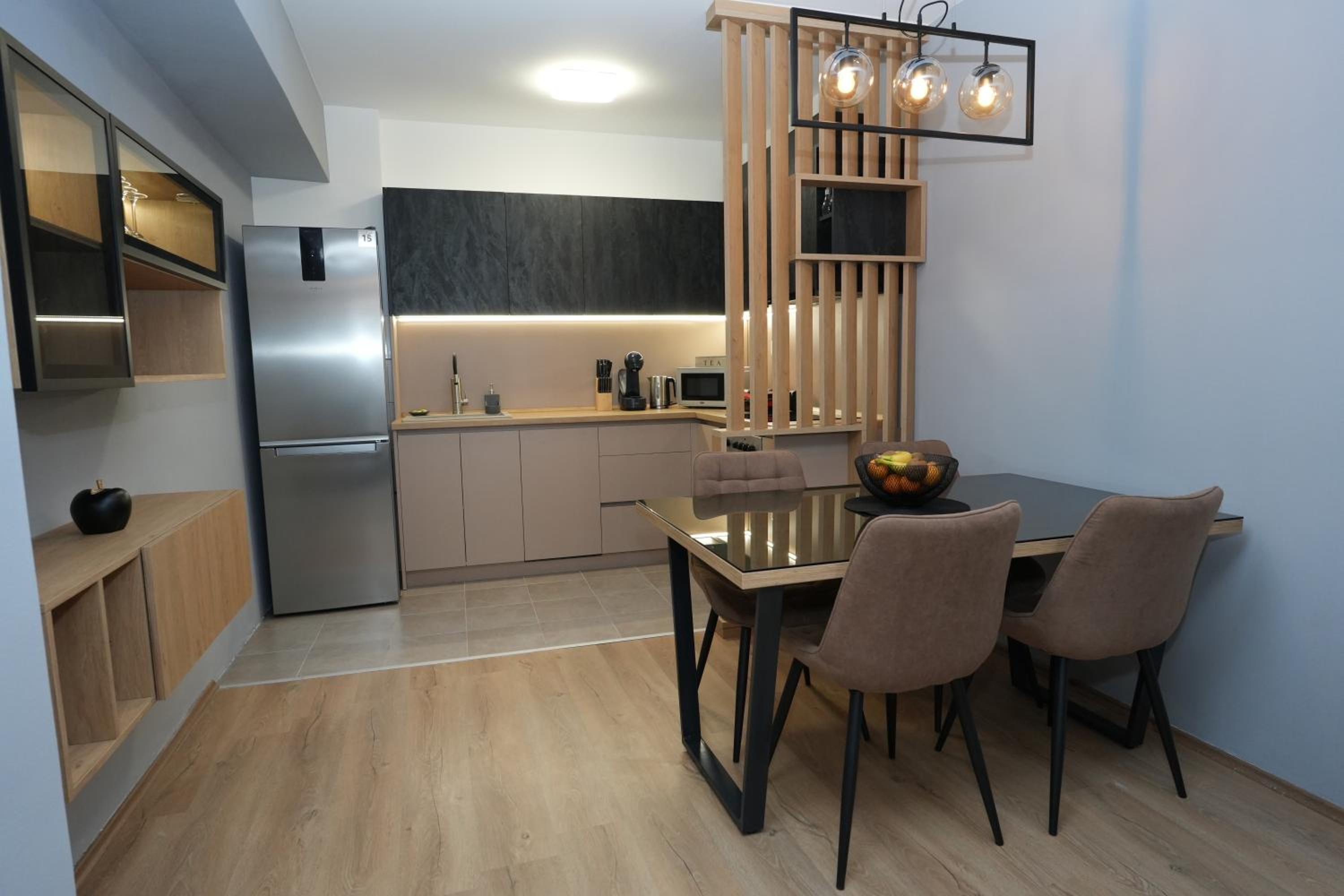 Modern & Luxe Getaway ~ Parking