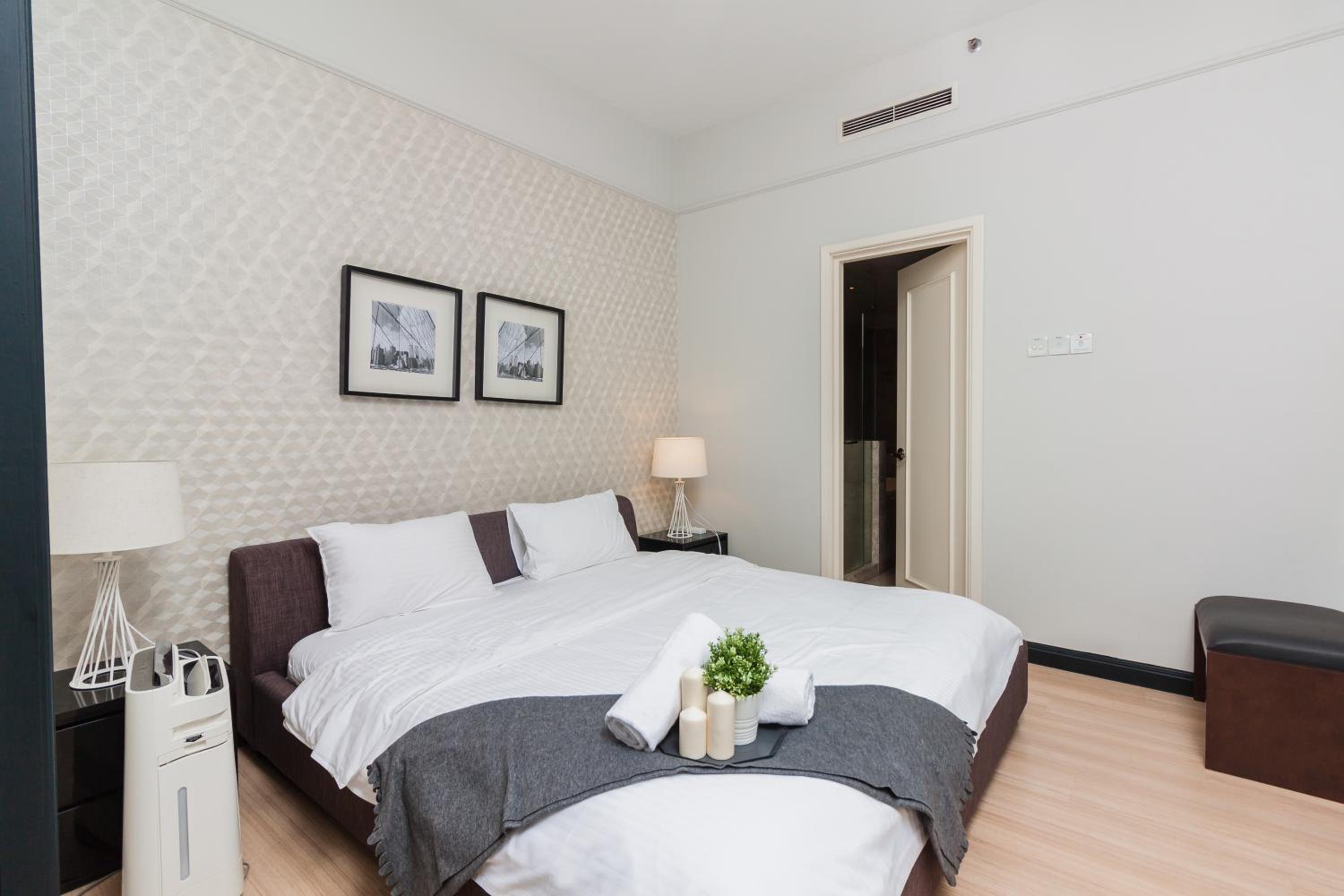 Suites at TimesSquare by Plush