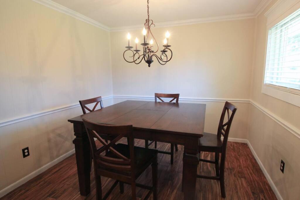 Hotel Cozy Aggieland Vacay - Image 1