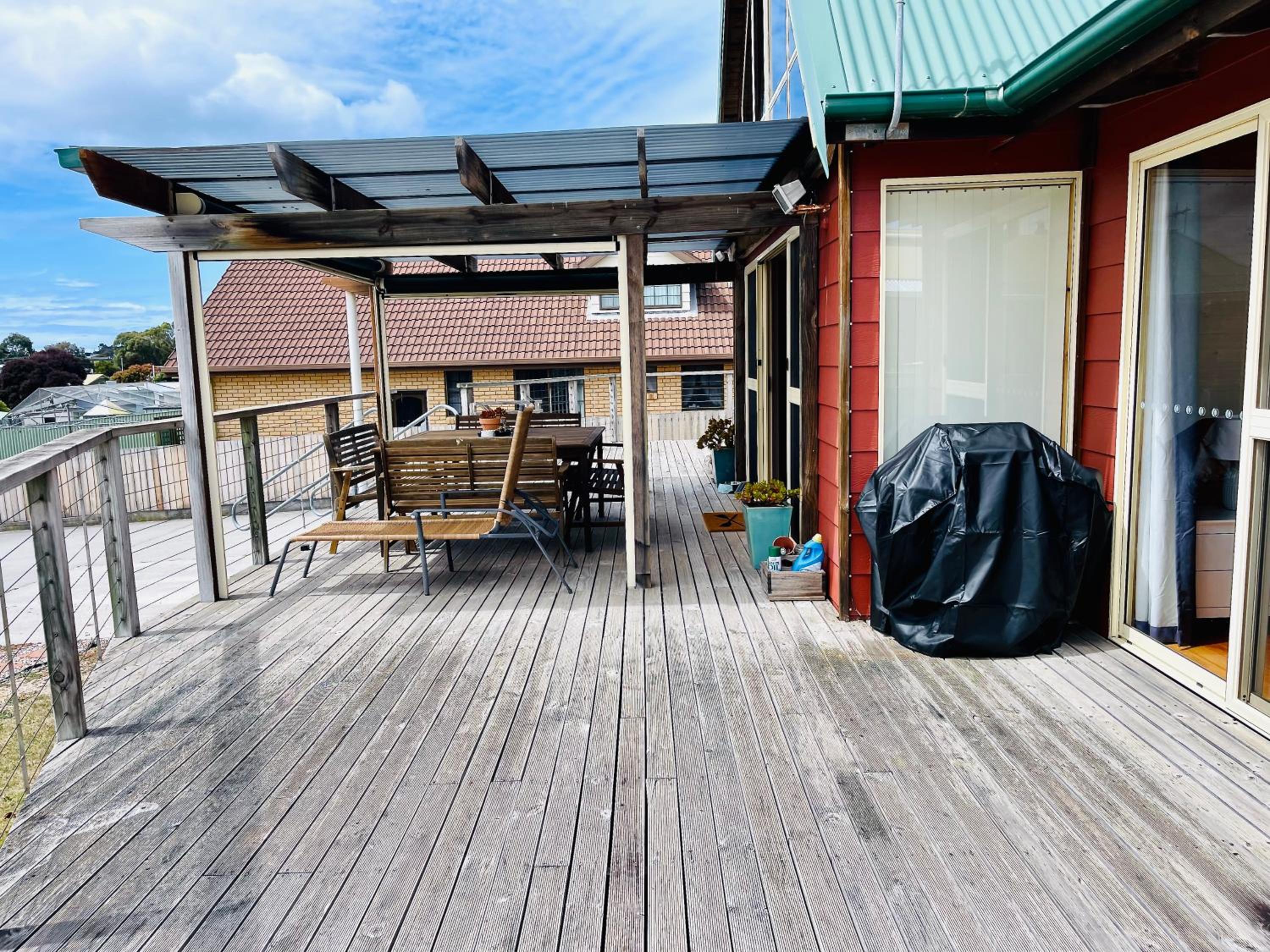 House with bay views - St Helens family escape