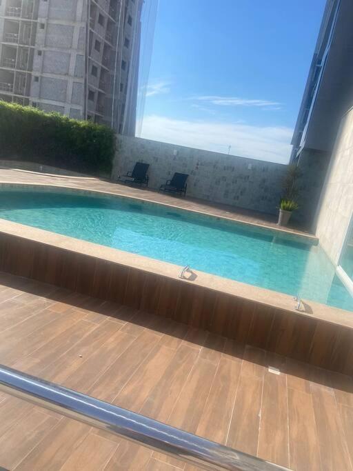 Ap novo em frente a shopping center e próximo a praia