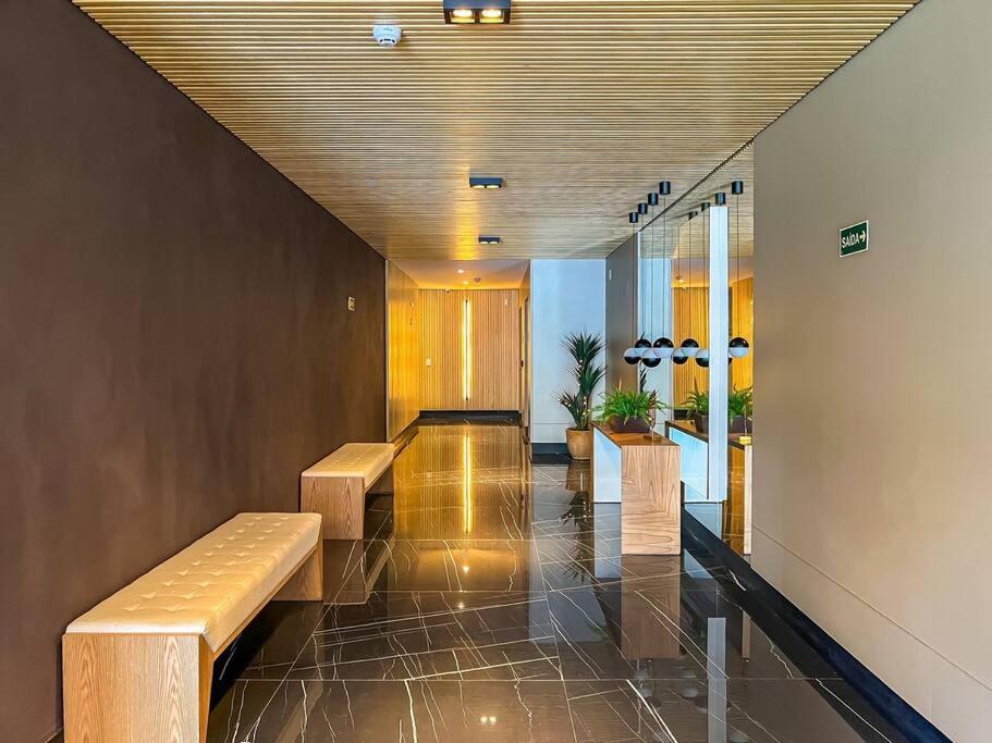 Ap novo em frente a shopping center e próximo a praia