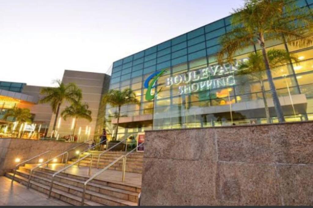 Ap novo em frente a shopping center e próximo a praia