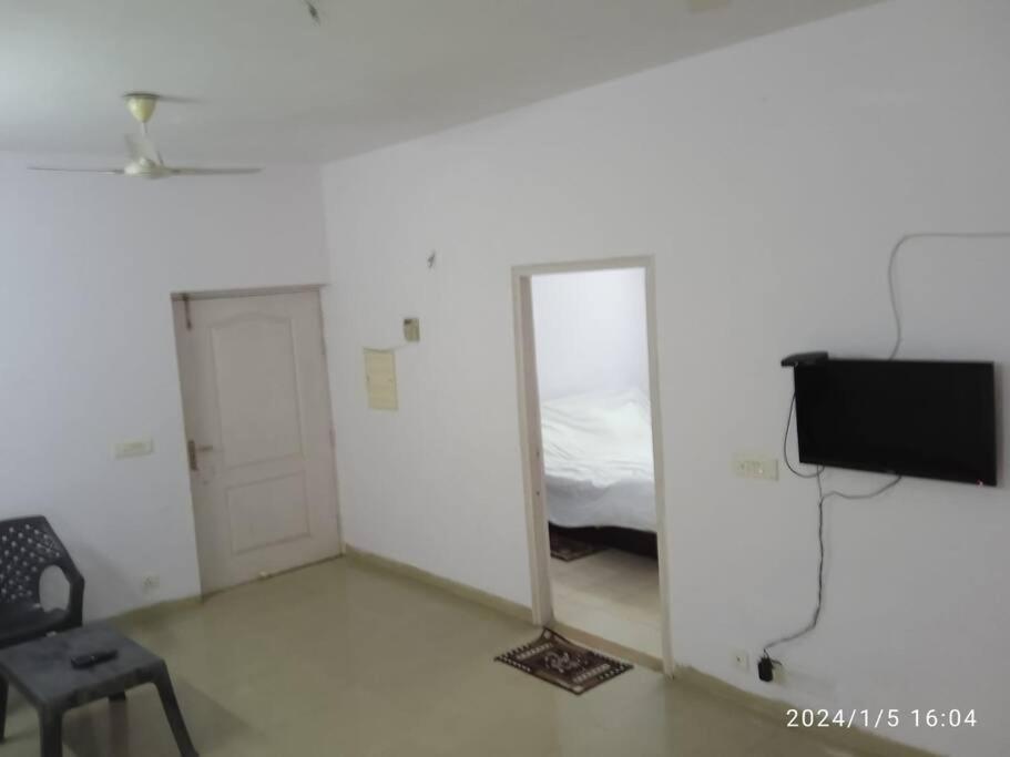 Homestay in Paradise crystal 402 view 4