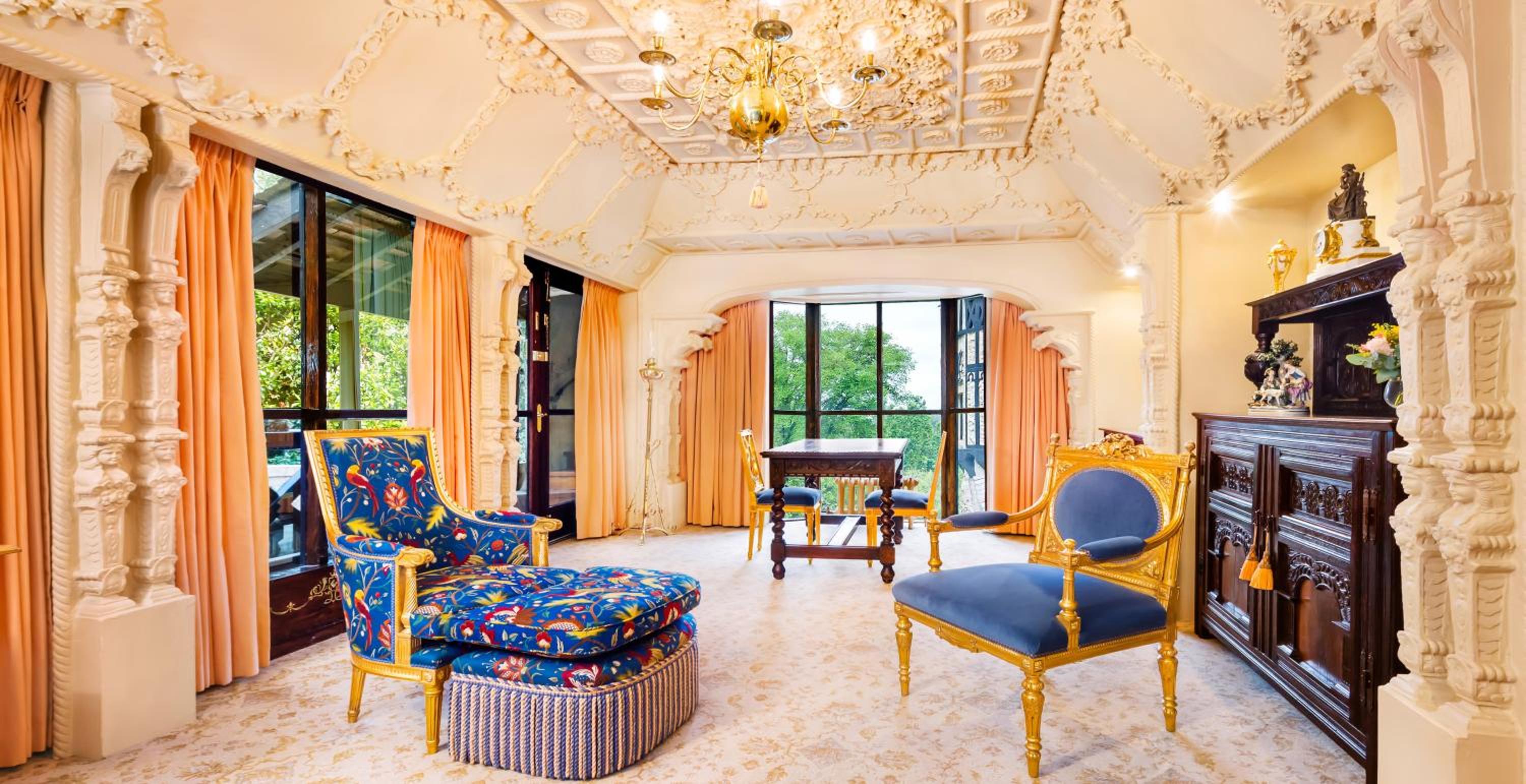 Thorngrove Manor