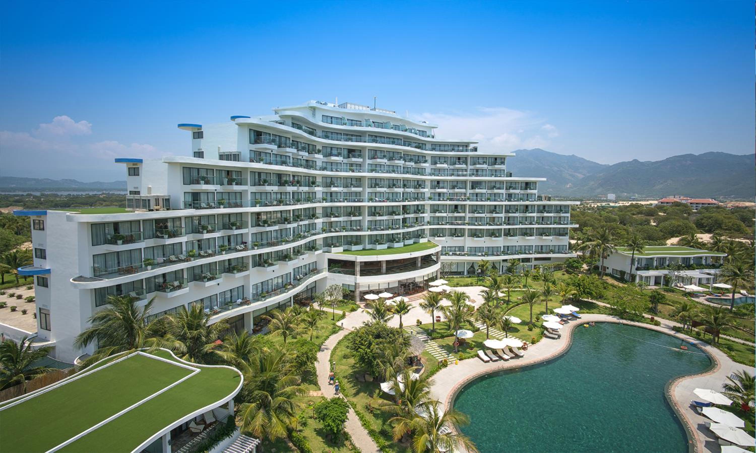 Cam Ranh Riviera Beach Resort & Spa 14