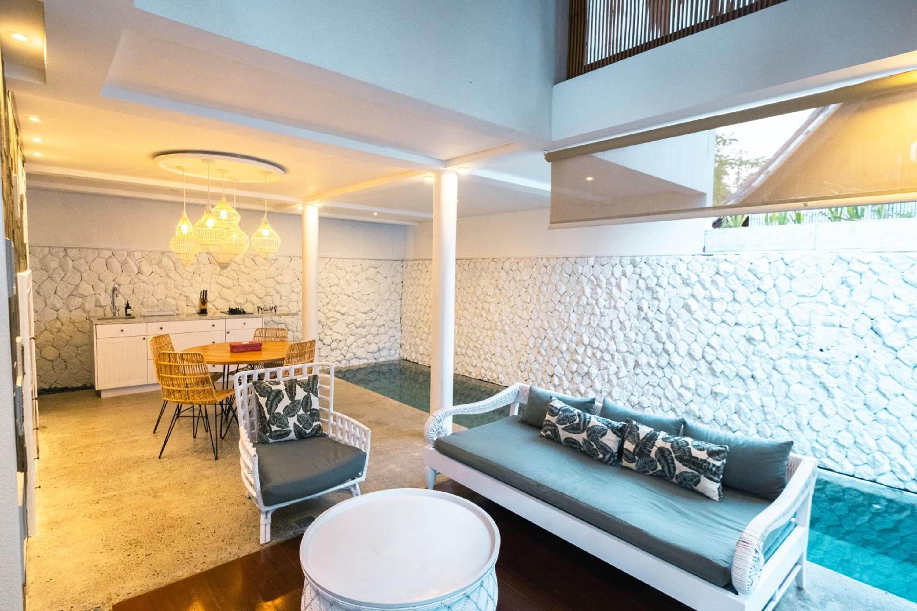 Calm Villa — dining