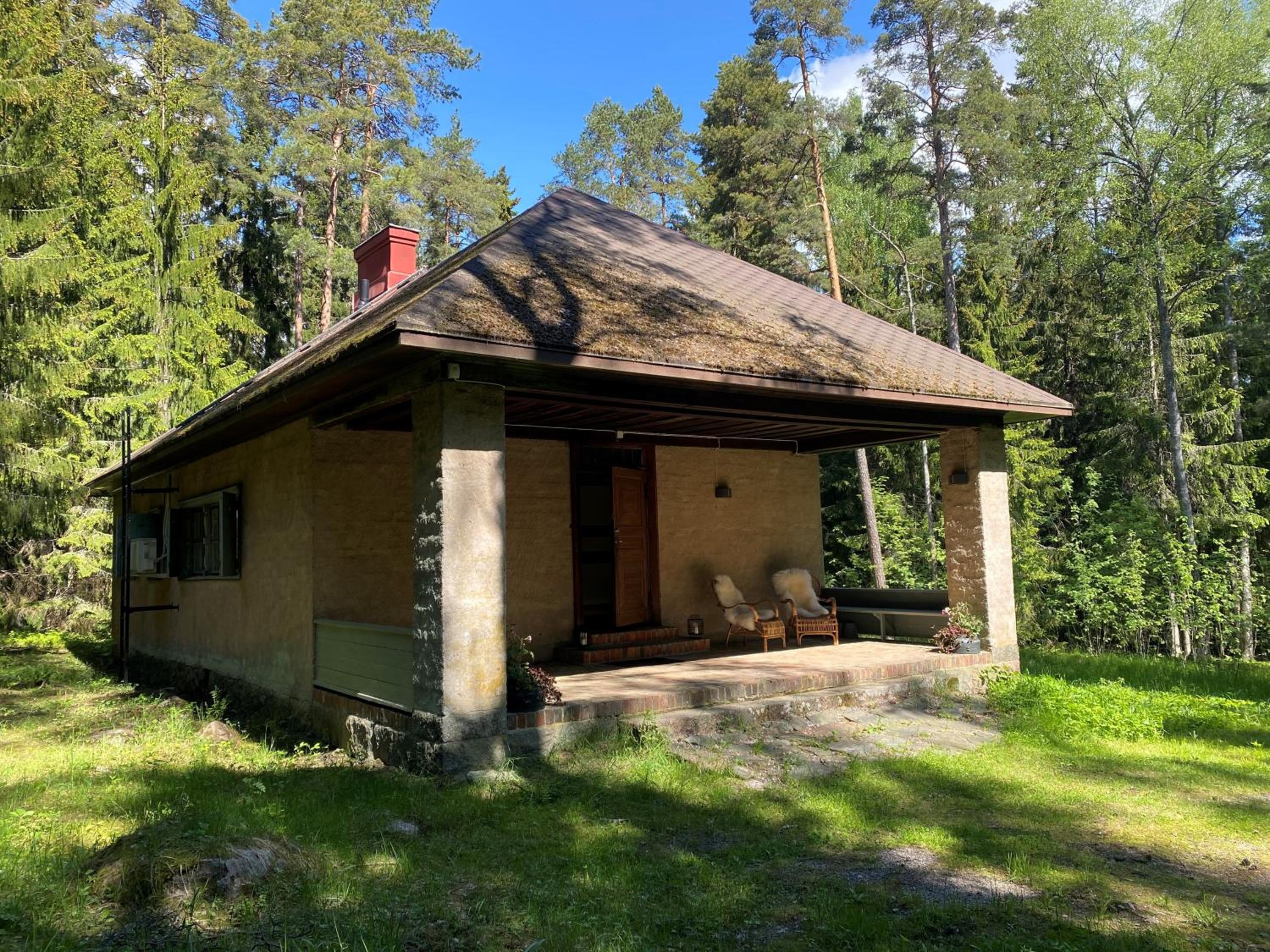 Mökki meren läheisyydessä