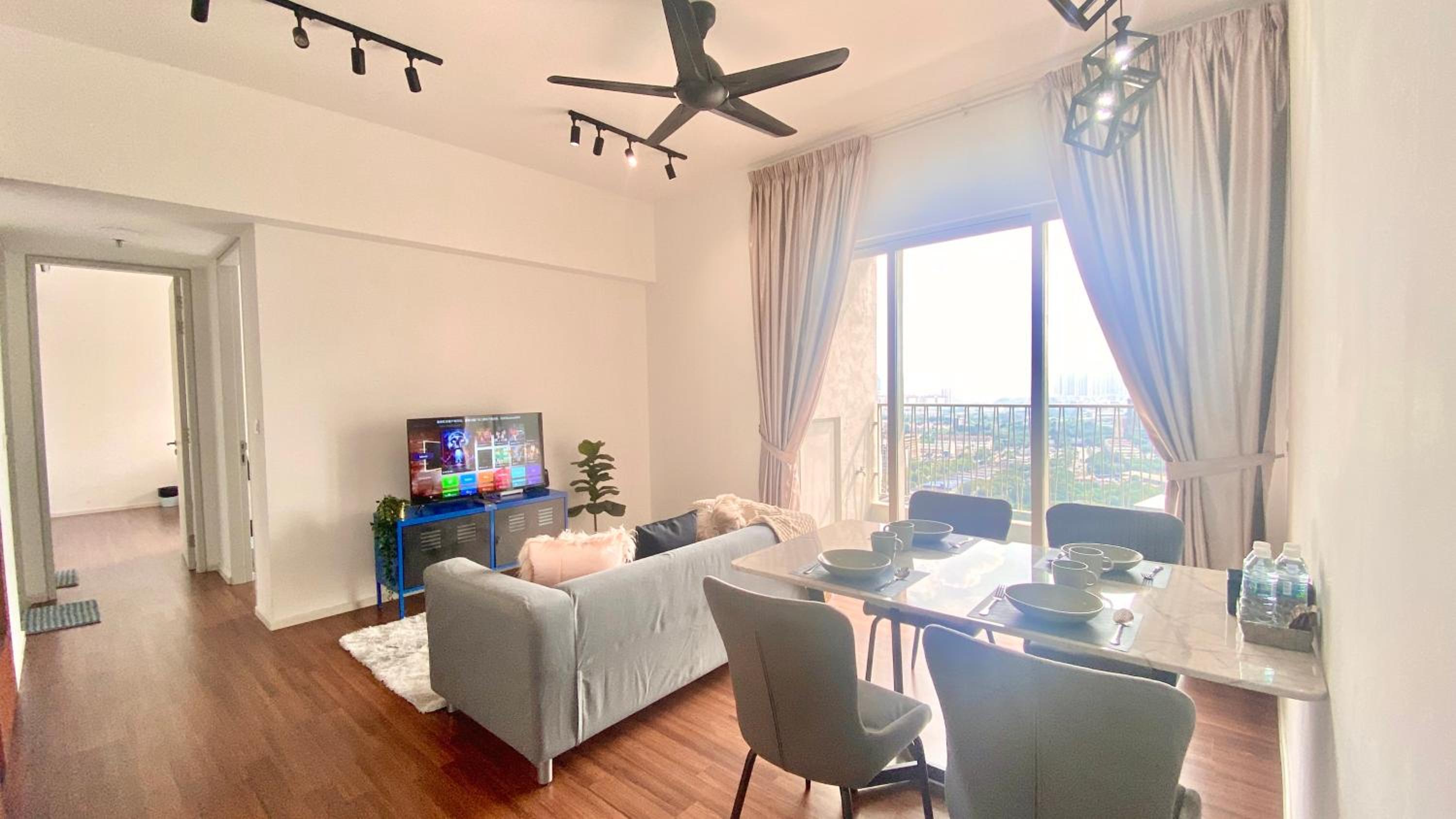 UNA Serviced Apartment by manatidur