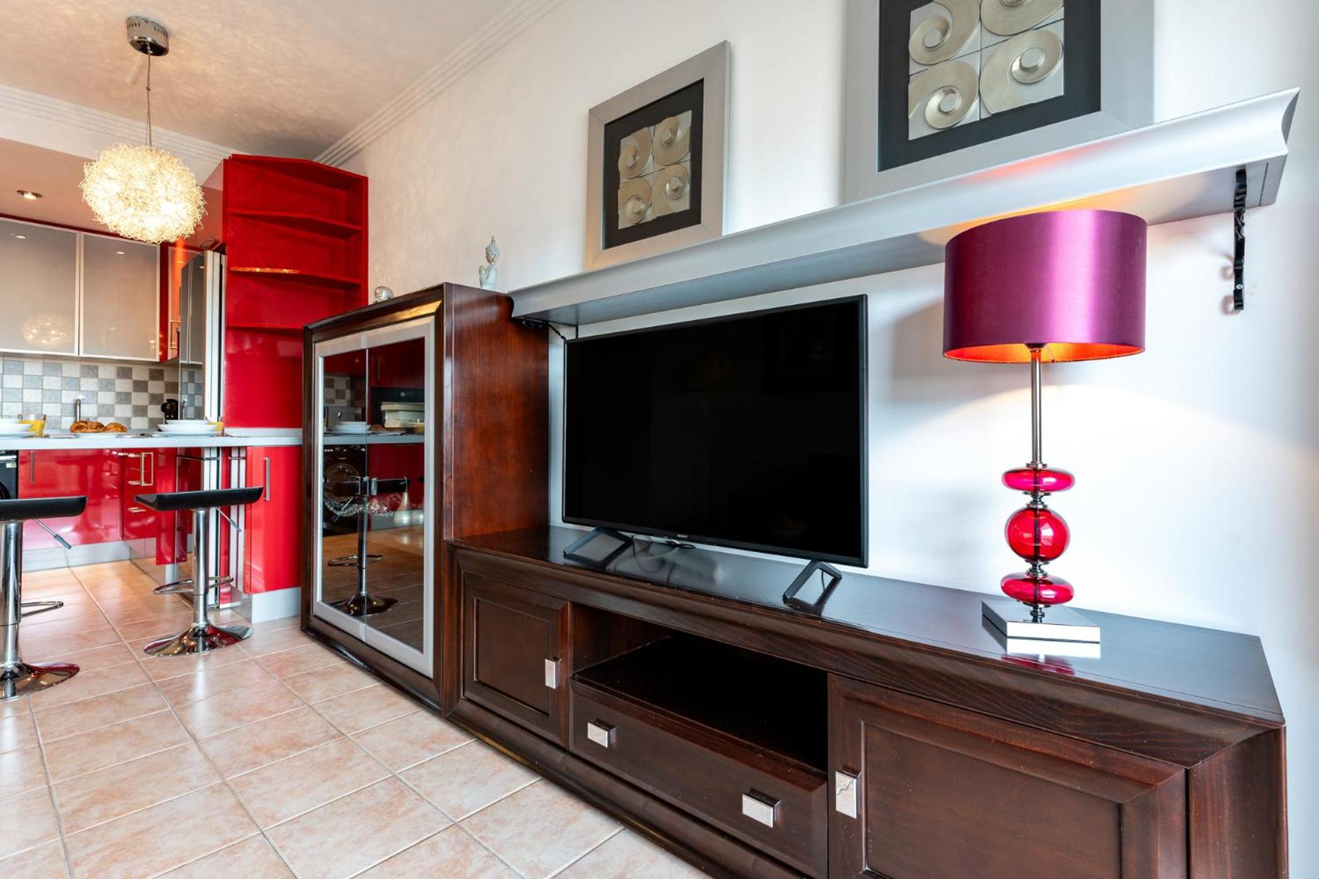 Benalbeach Bliss Seafront Retreat with Balcony