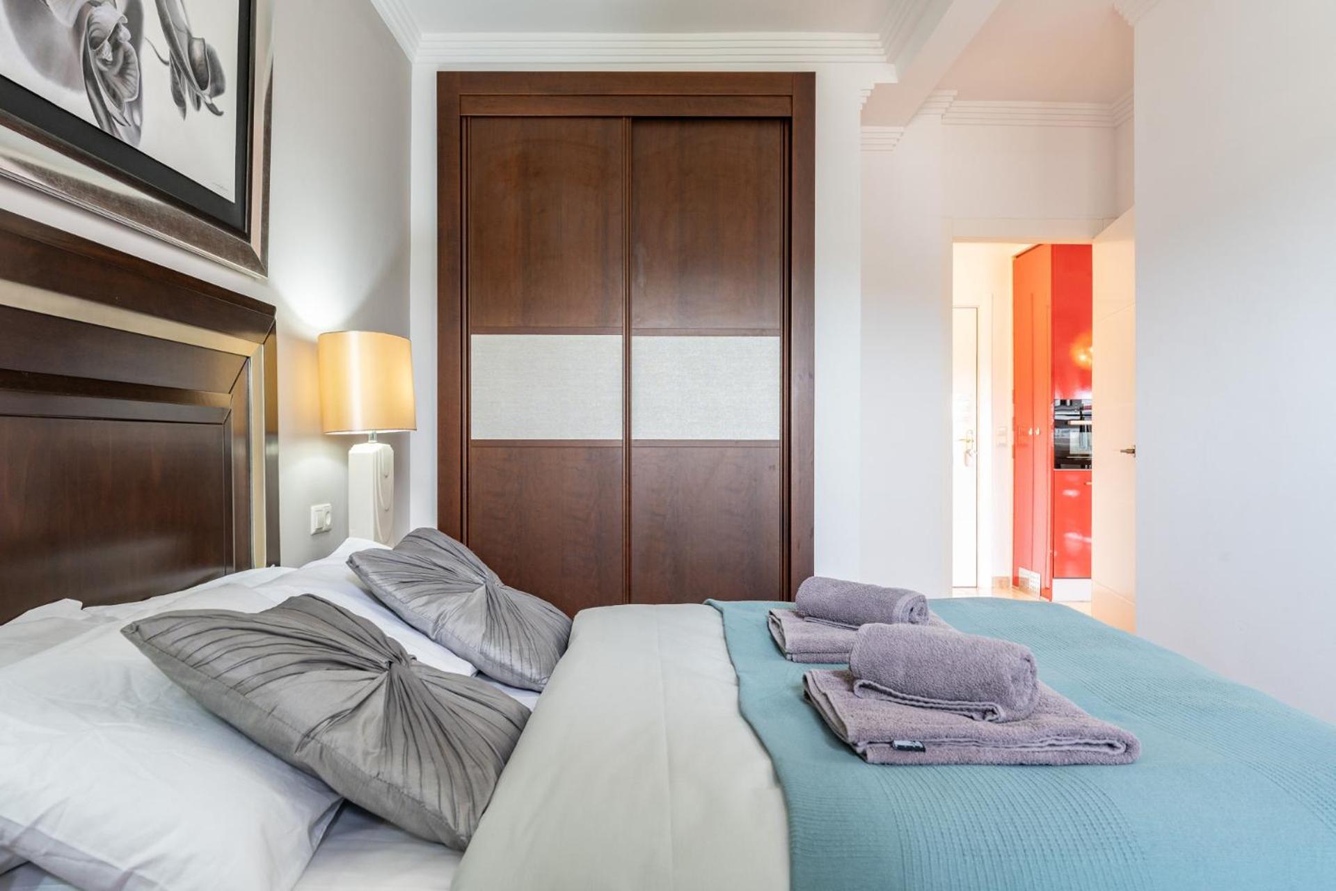 Benalbeach Bliss Seafront Retreat with Balcony