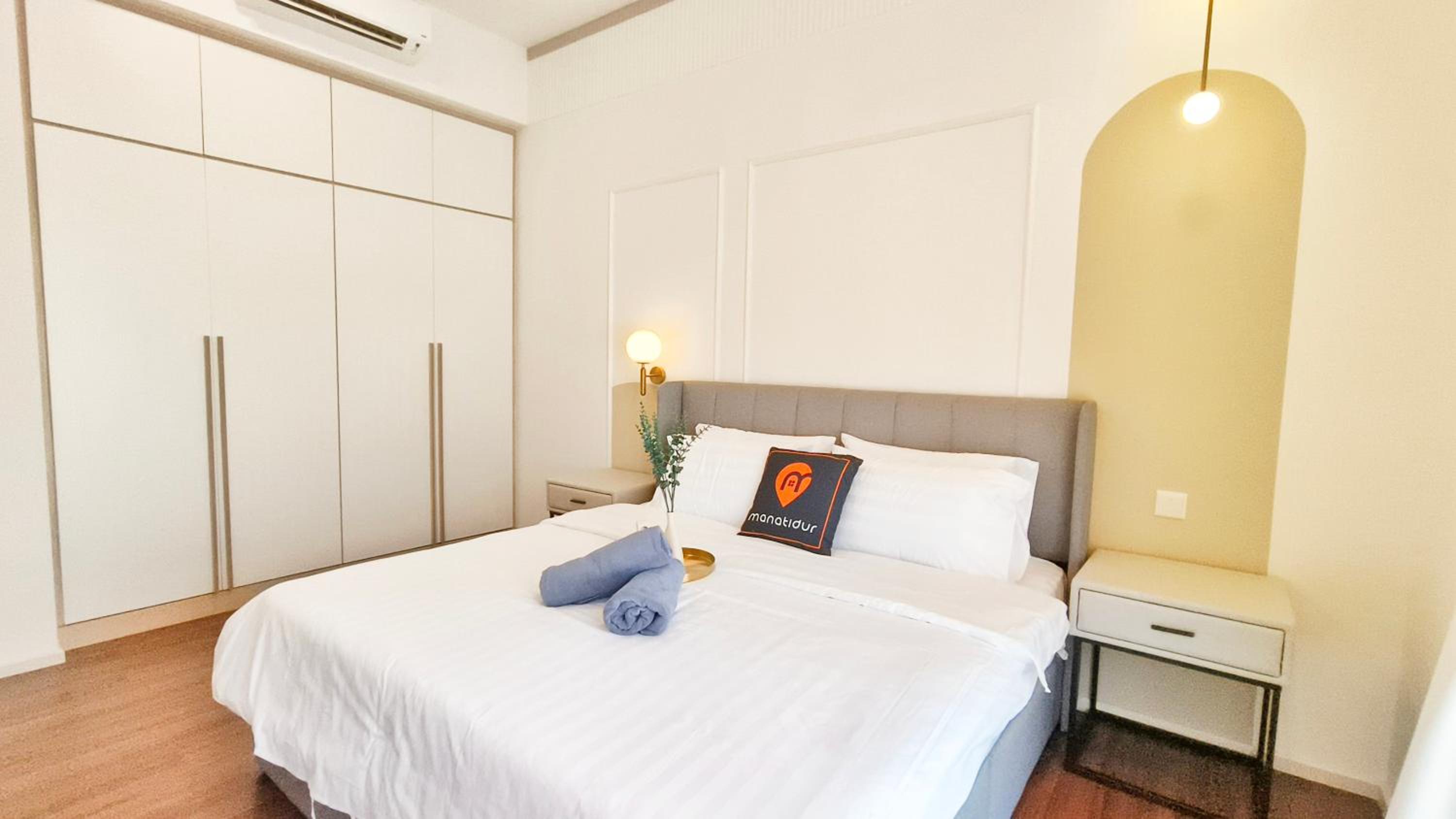 UNA Serviced Apartment by manatidur