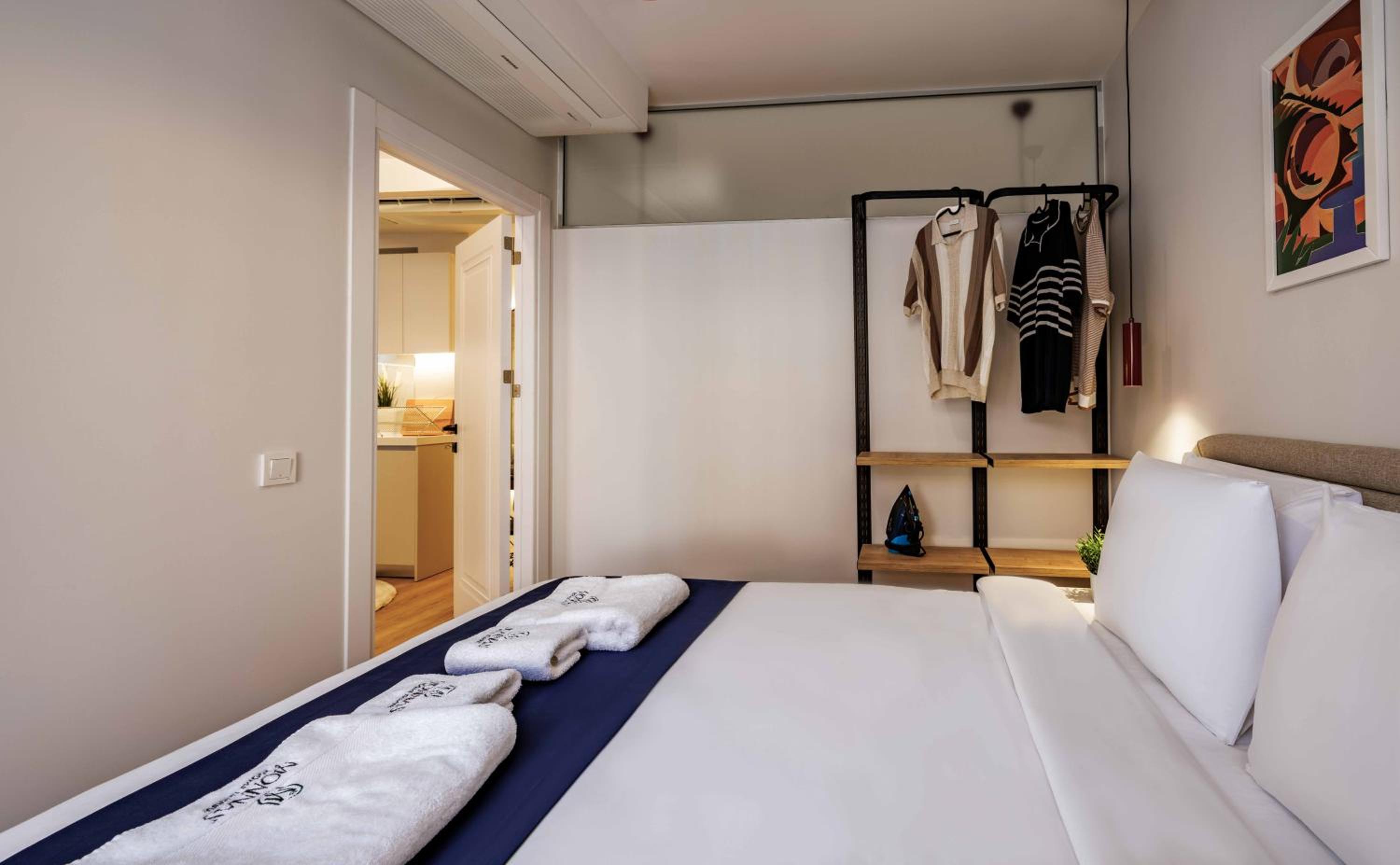 Monnas Suite - Image 76