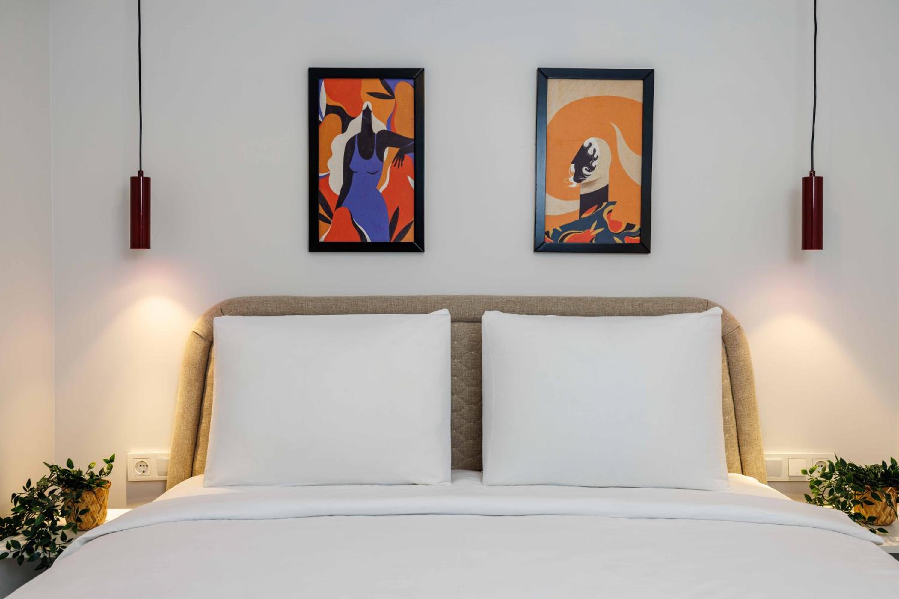 Monnas Suite - Image 113