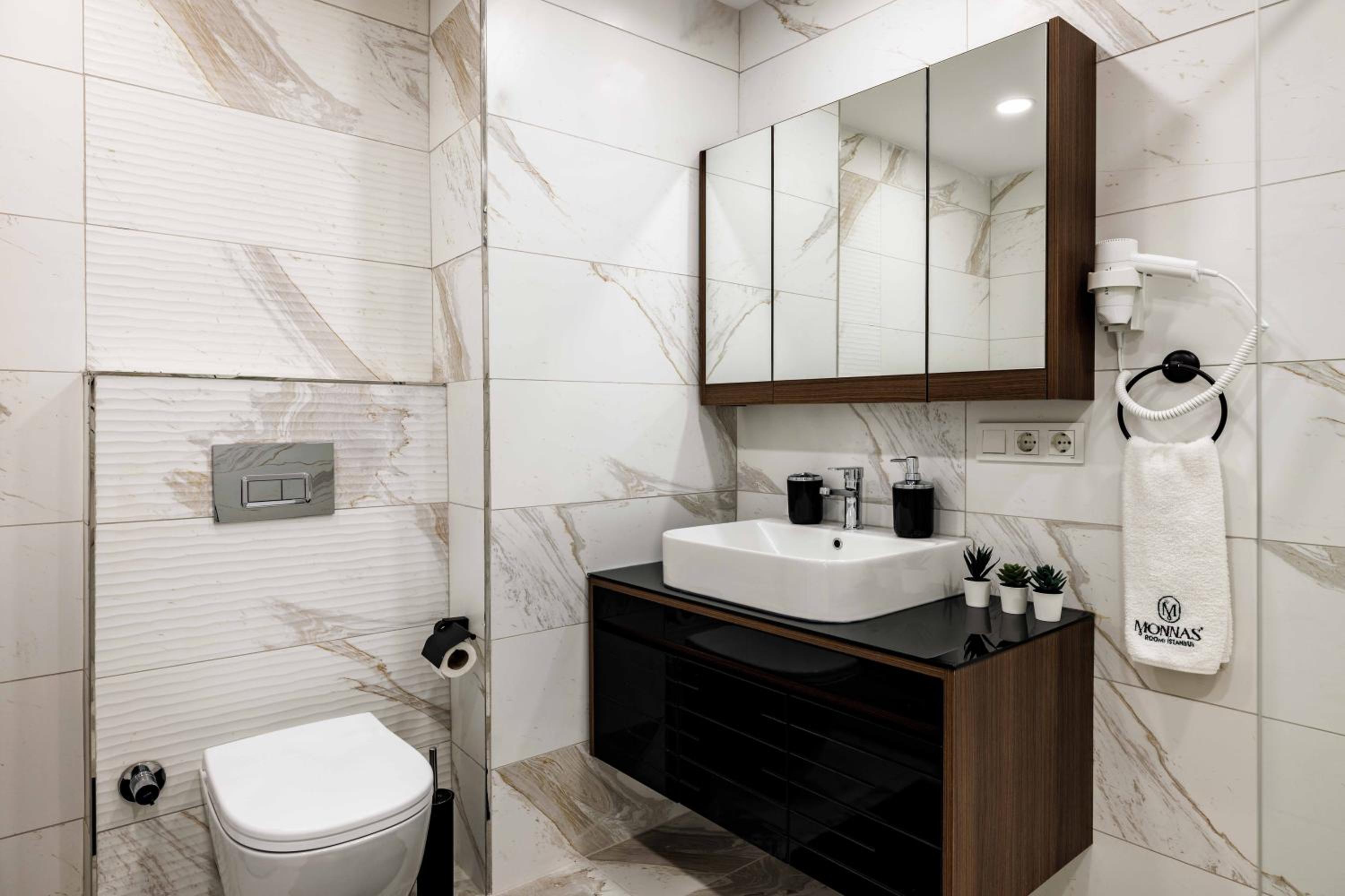 Monnas Suite - Image 174