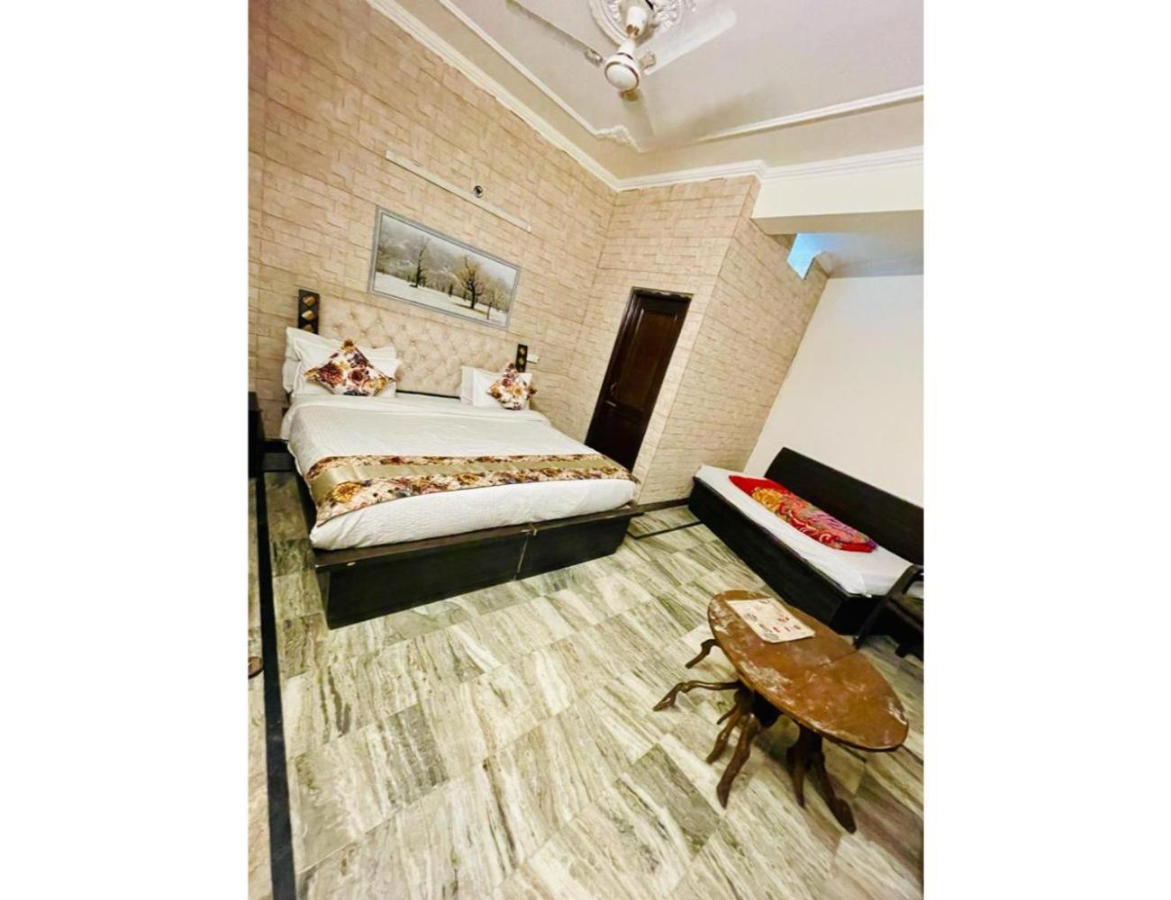 Hotel kulwant, Balongi Punjab view 4