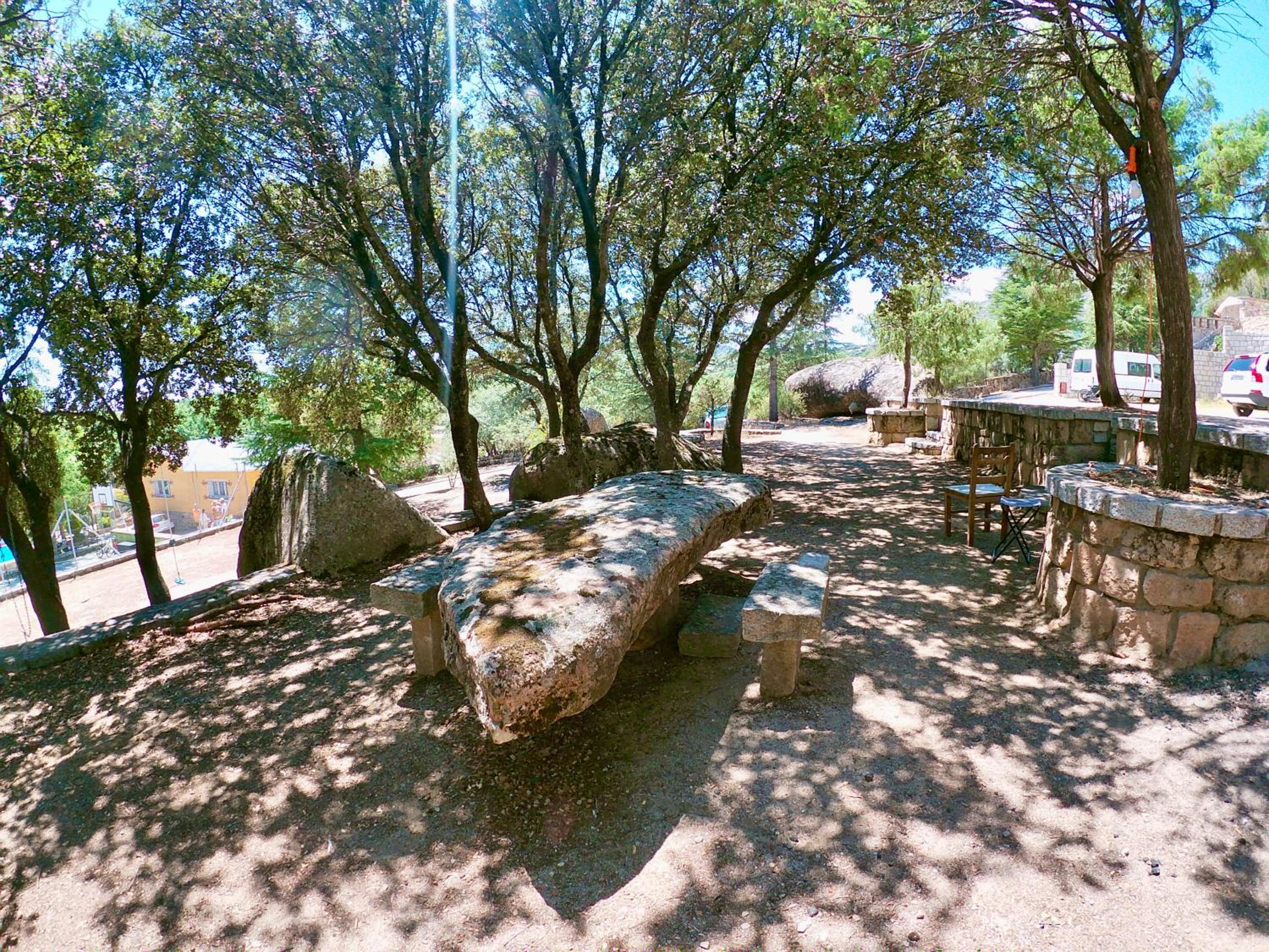 Cabañas Rústicas dentro de la Finca El Castillo