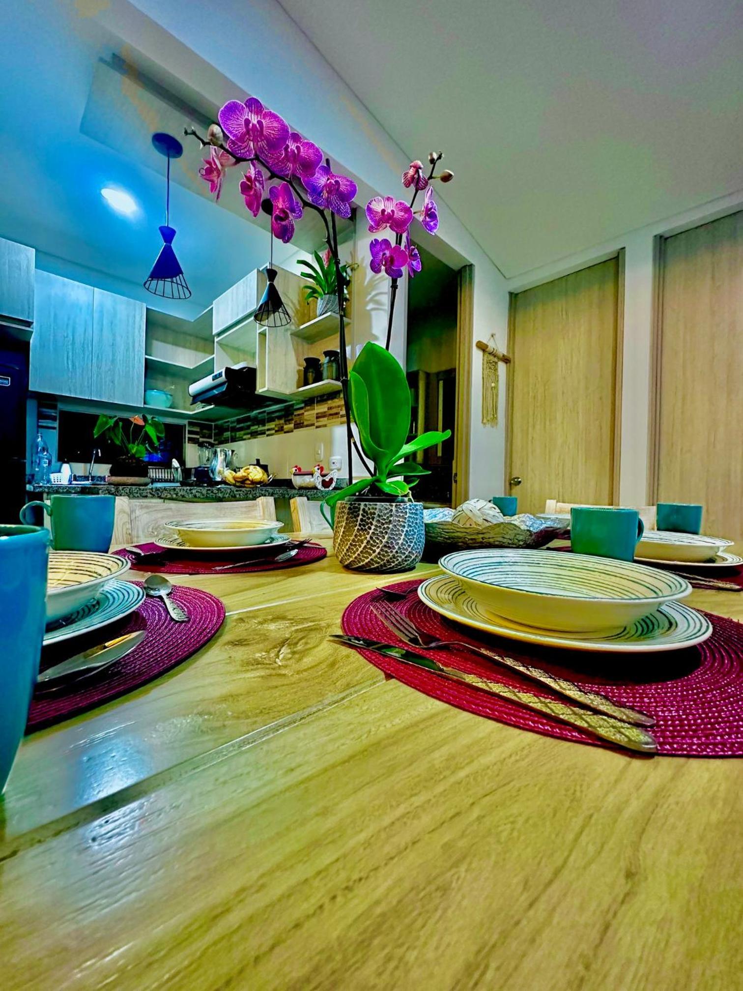 Apartamento Condominio Vacaciones G305 a 5 Minutos del Aeropuerto, 20 minutos del parque del cafe cerca en Armenia, Ubicado en La Tebaida.