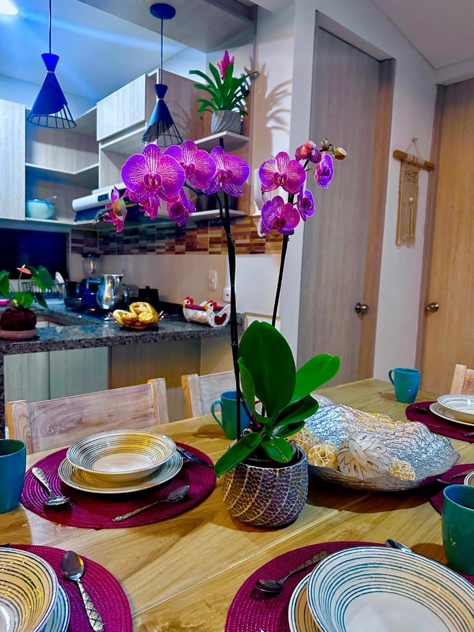 Apartamento Condominio Vacaciones G305 a 5 Minutos del Aeropuerto, 20 minutos del parque del cafe cerca en Armenia, Ubicado en La Tebaida.