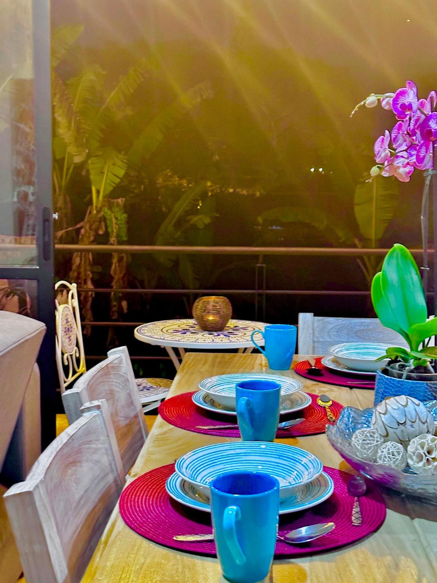 Apartamento Condominio Vacaciones G305 a 5 Minutos del Aeropuerto, 20 minutos del parque del cafe cerca en Armenia, Ubicado en La Tebaida.