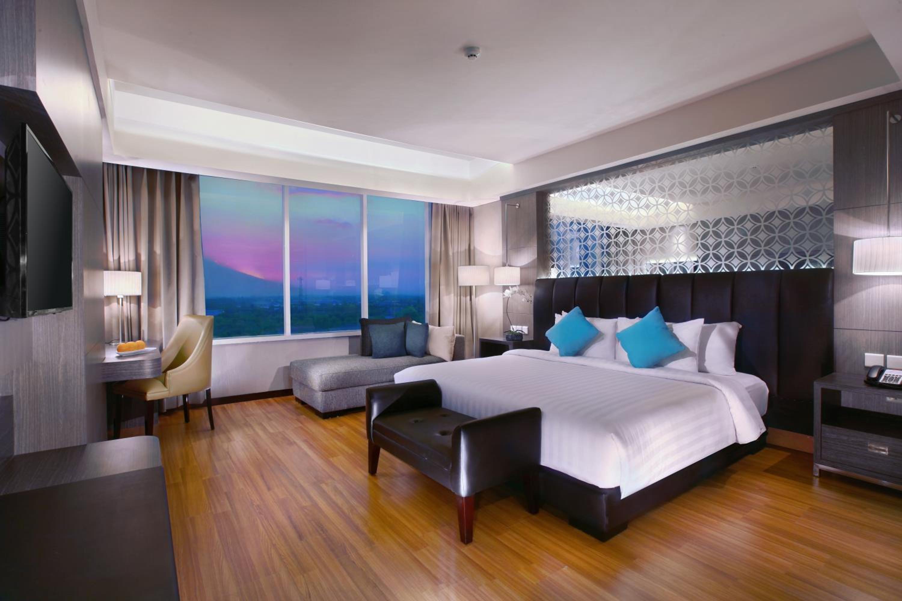 Solo Vacations - The Alana Hotel  Convention Center Solo by ASTON - Property Image 3