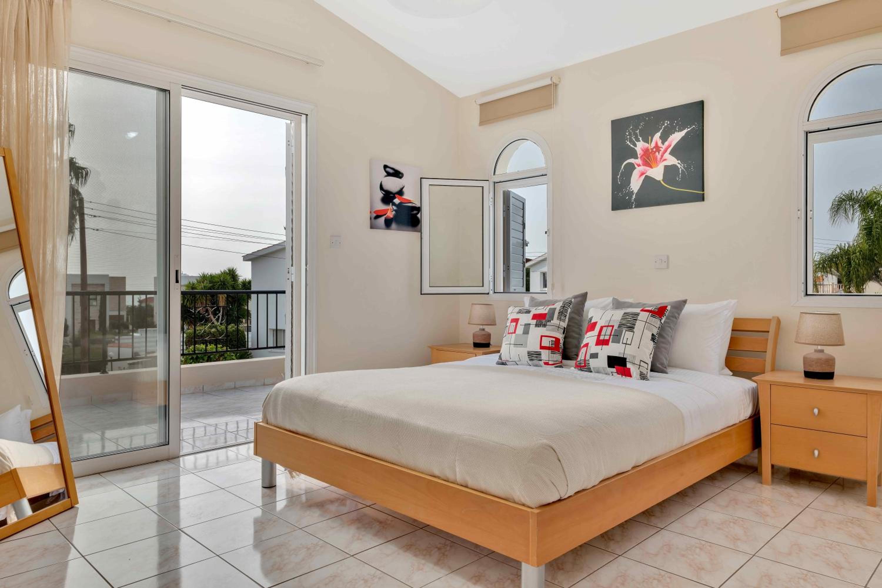 Phaedrus Living: Coral Bay Luxury Villa