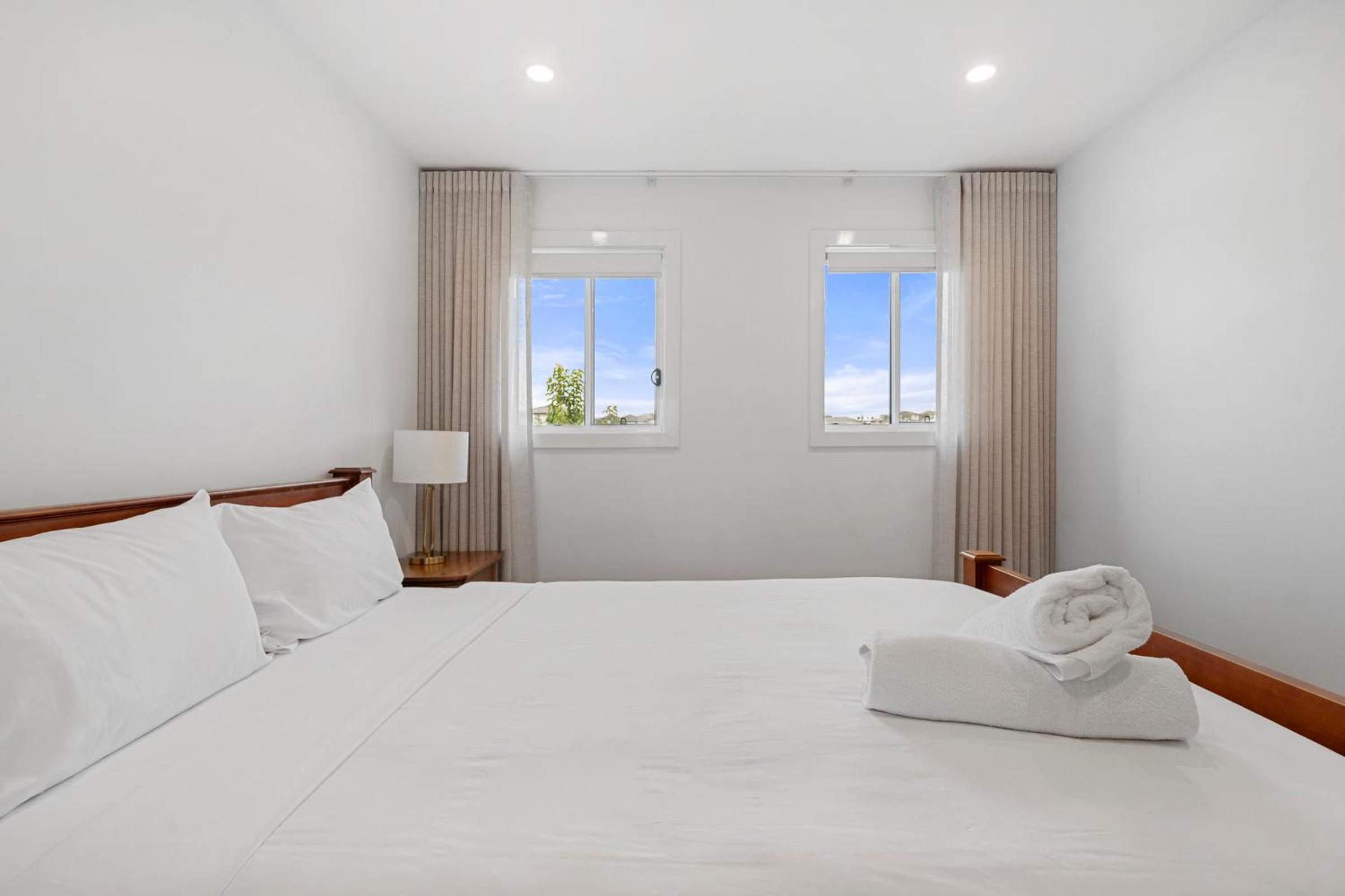 Spacious 5 Bedroom 2.5 bathroom House in Gregory Hills