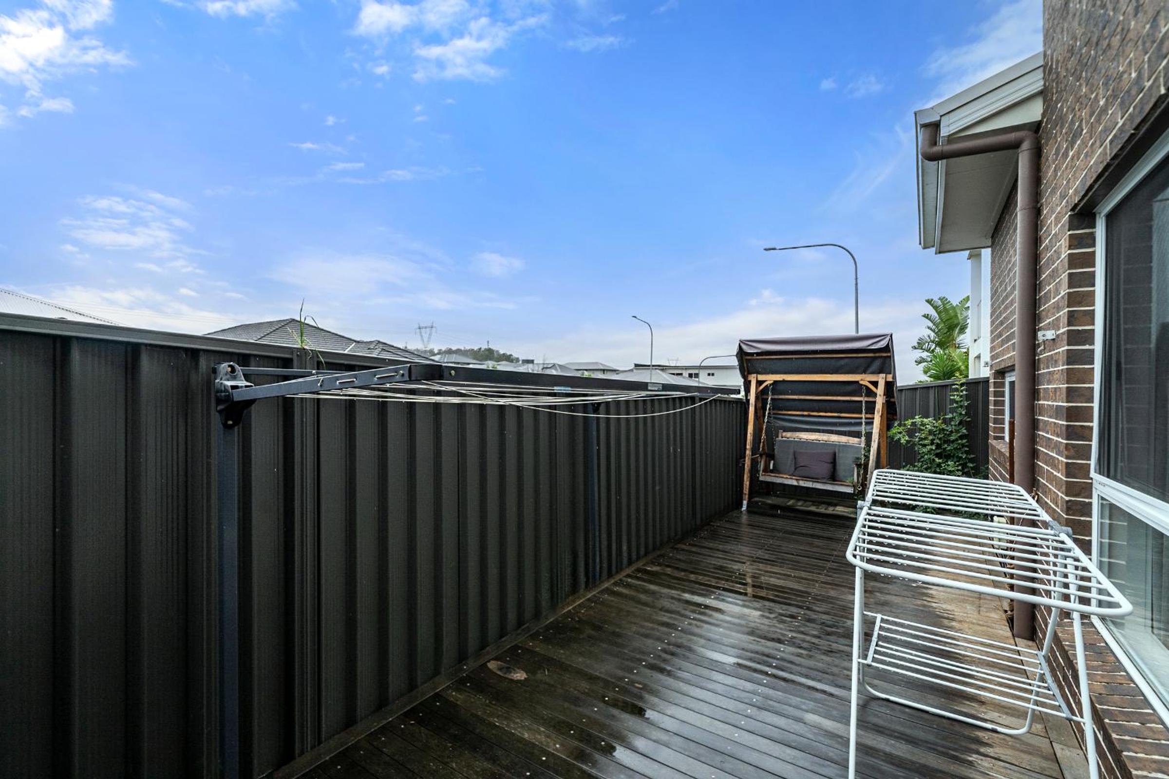 Spacious 5 Bedroom 2.5 bathroom House in Gregory Hills