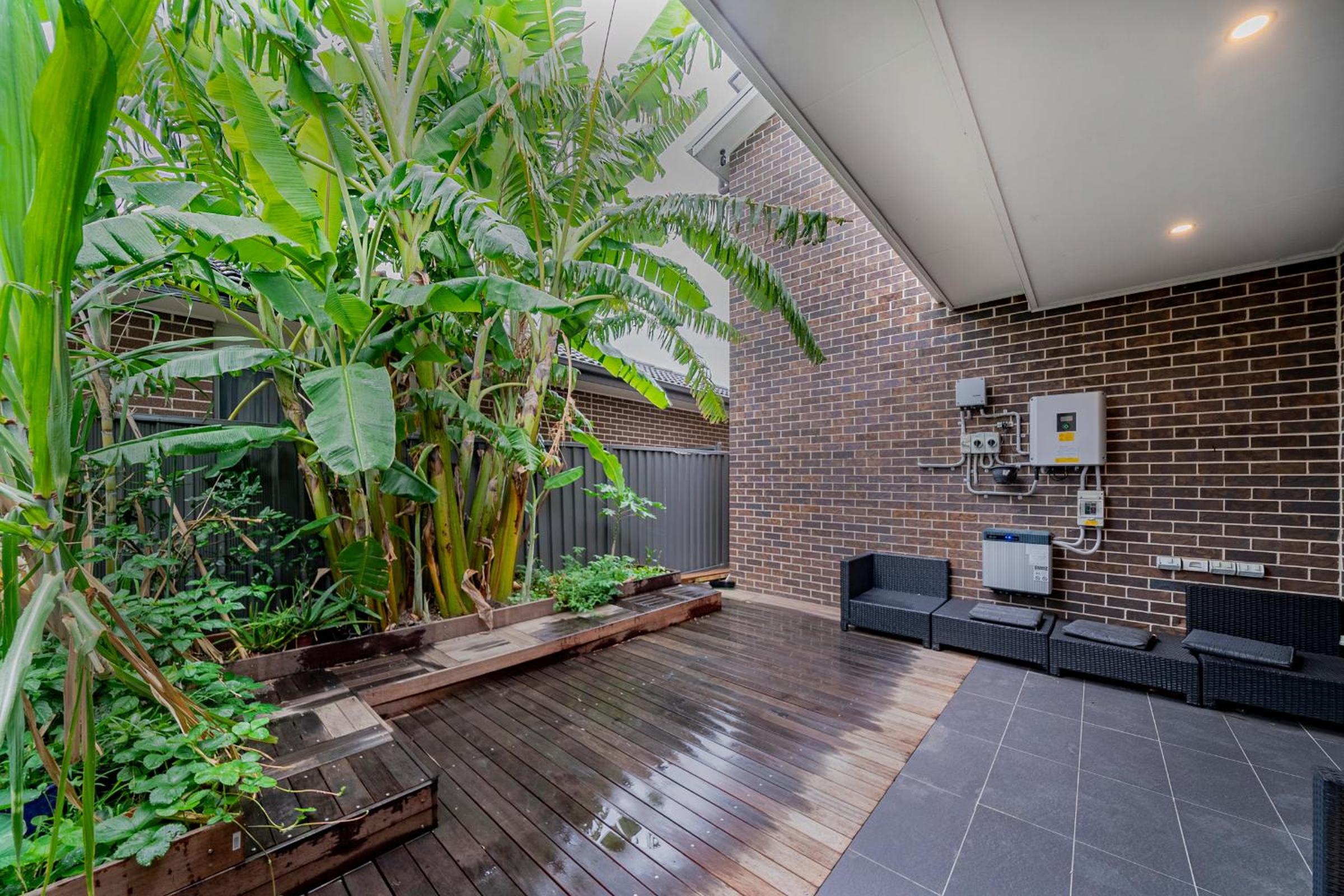 Spacious 5 Bedroom 2.5 bathroom House in Gregory Hills