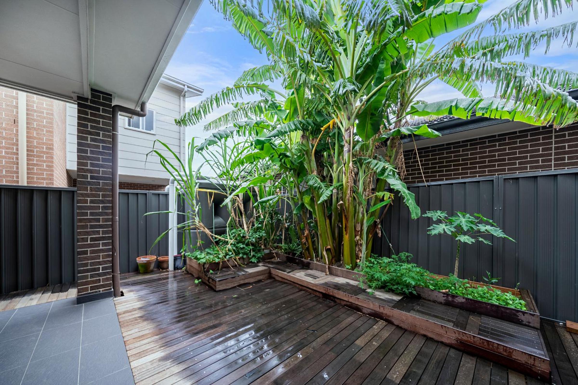 Spacious 5 Bedroom 2.5 bathroom House in Gregory Hills