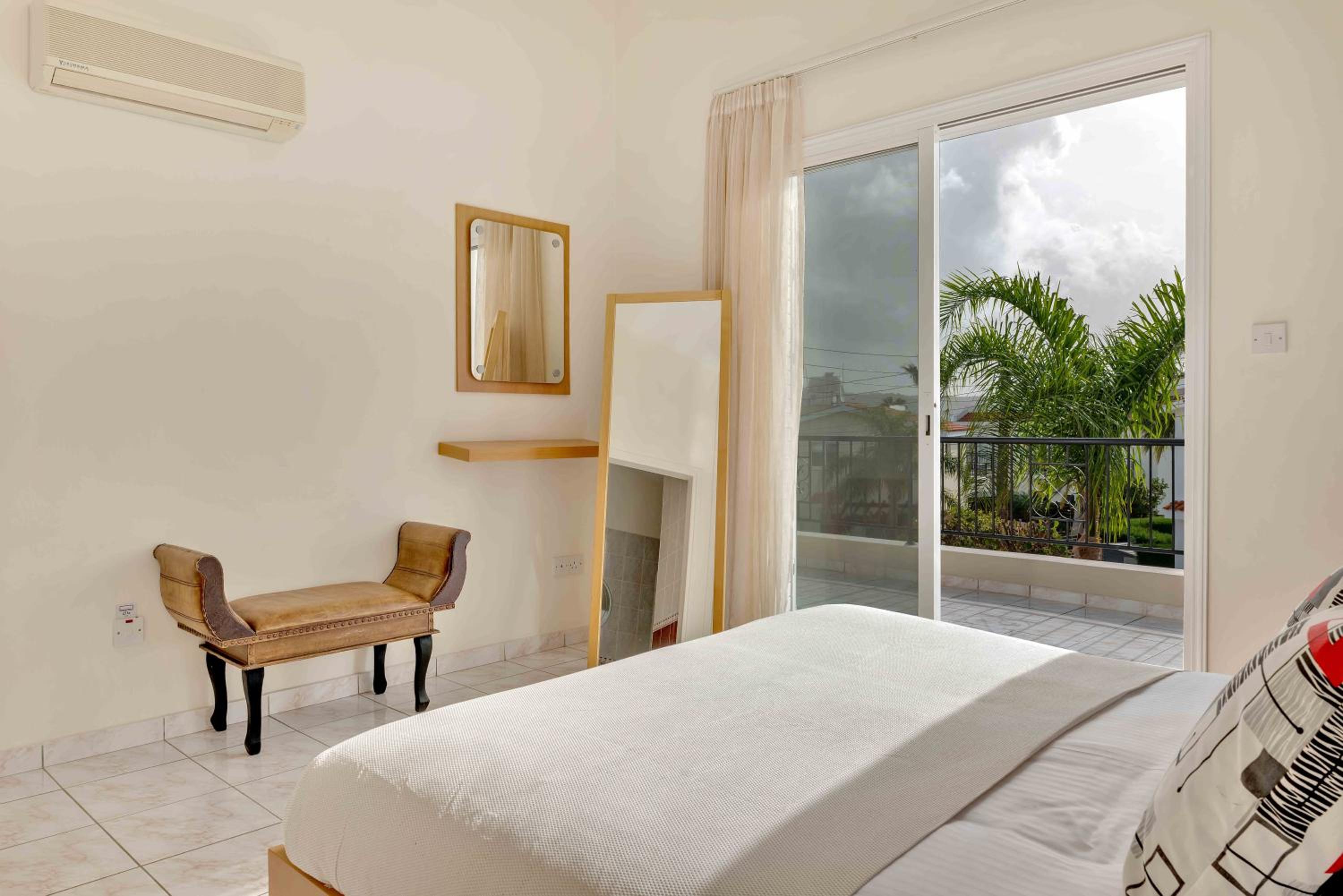 Phaedrus Living: Coral Bay Luxury Villa