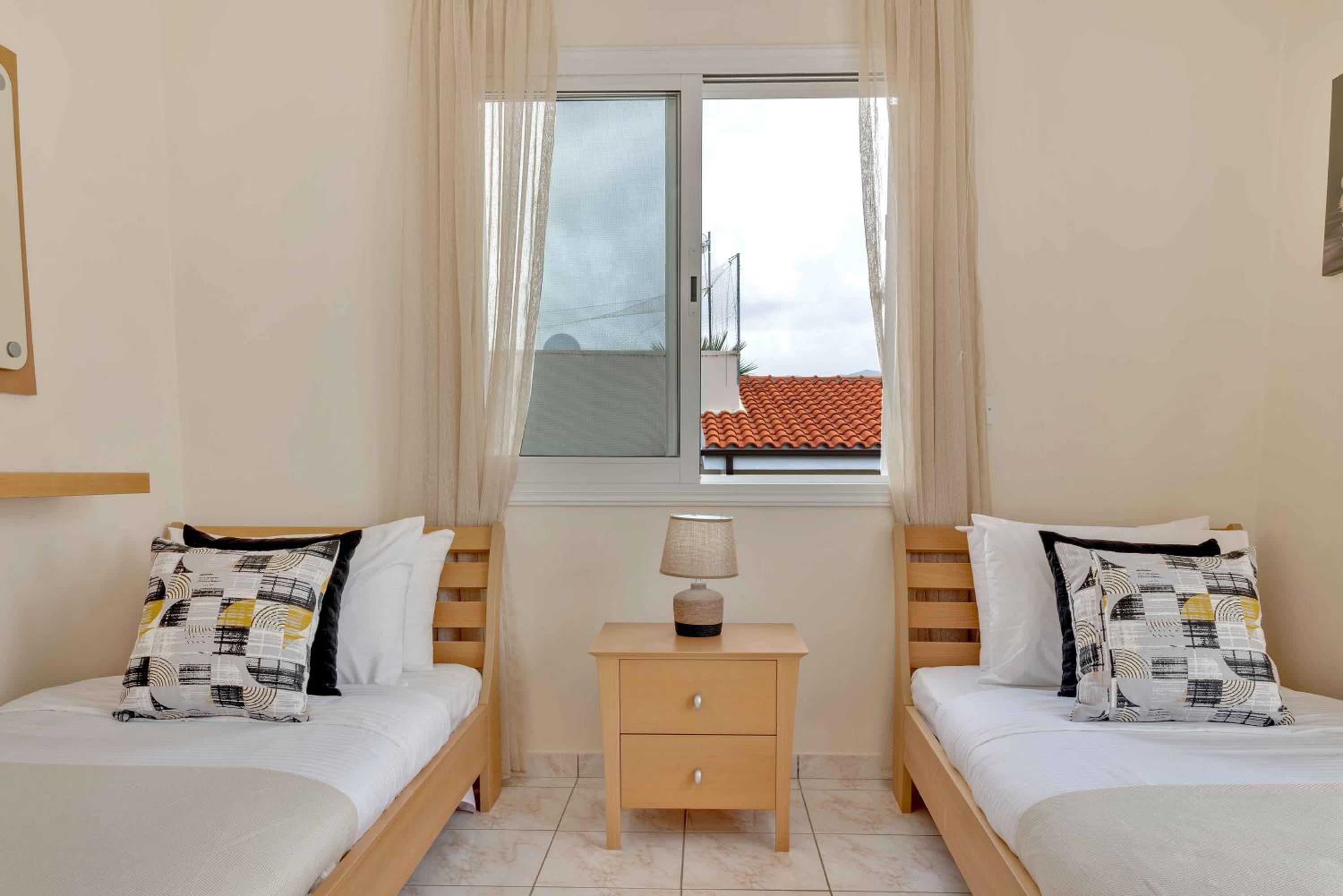 Phaedrus Living: Coral Bay Luxury Villa