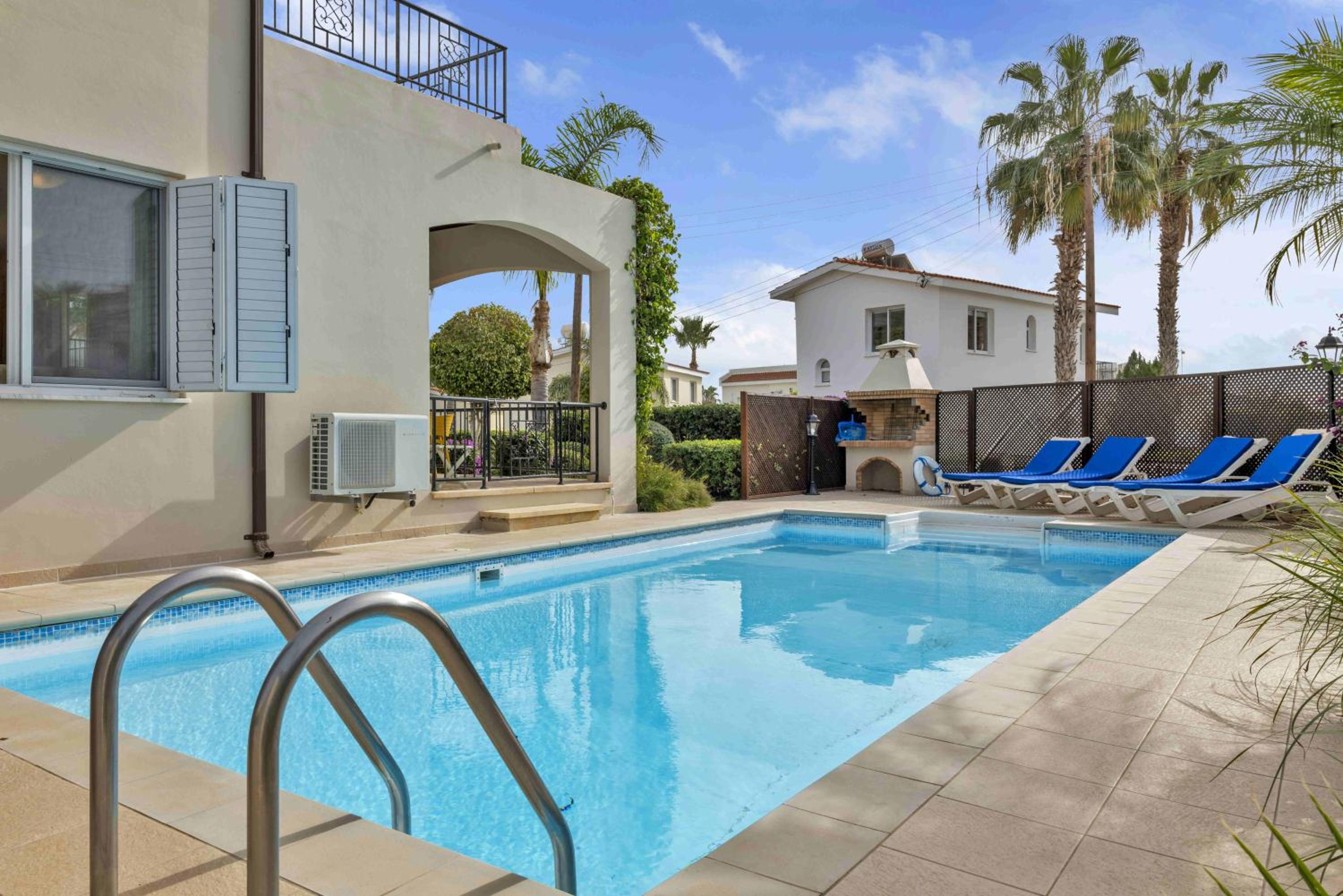 Phaedrus Living: Coral Bay Luxury Villa