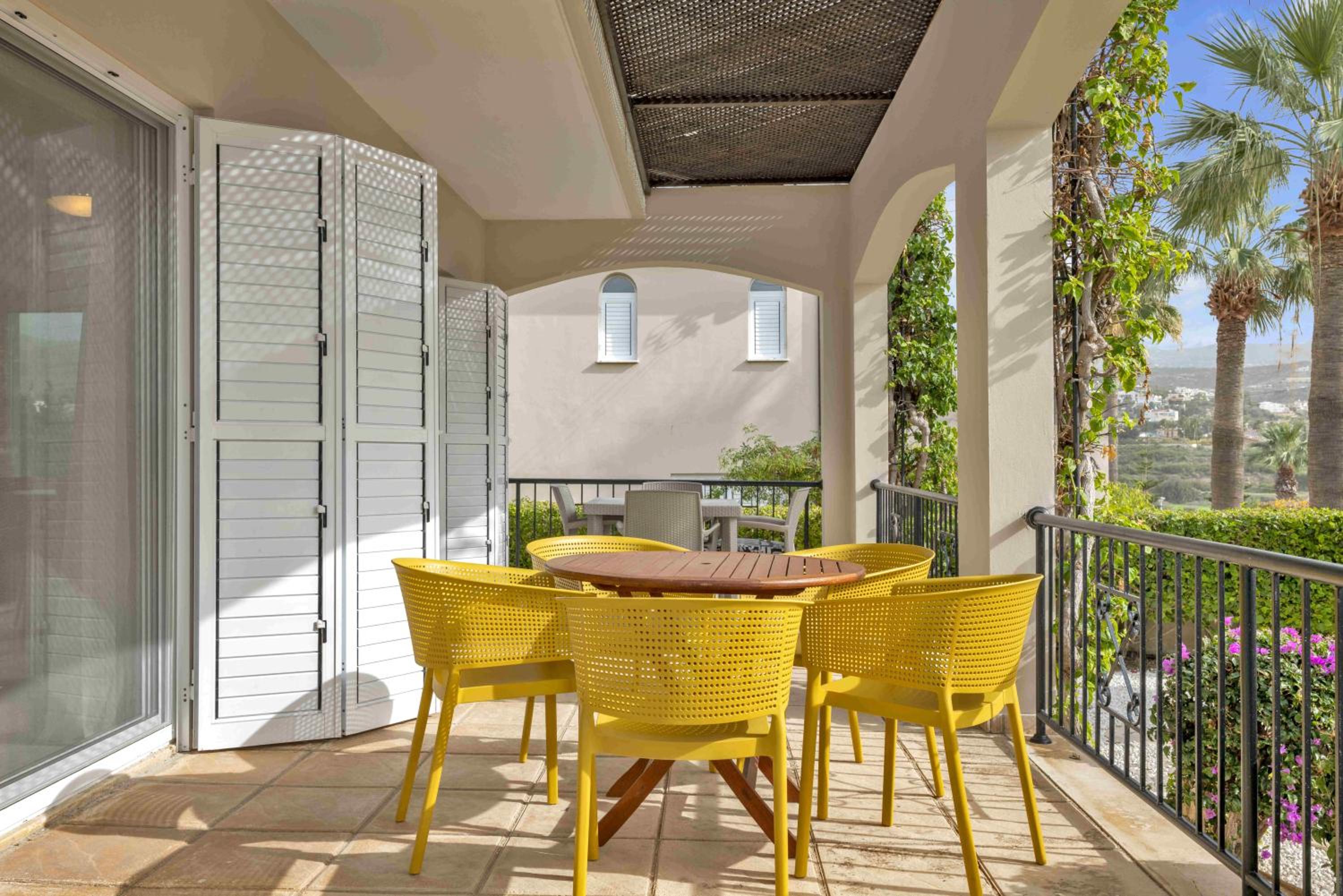 Phaedrus Living: Coral Bay Luxury Villa