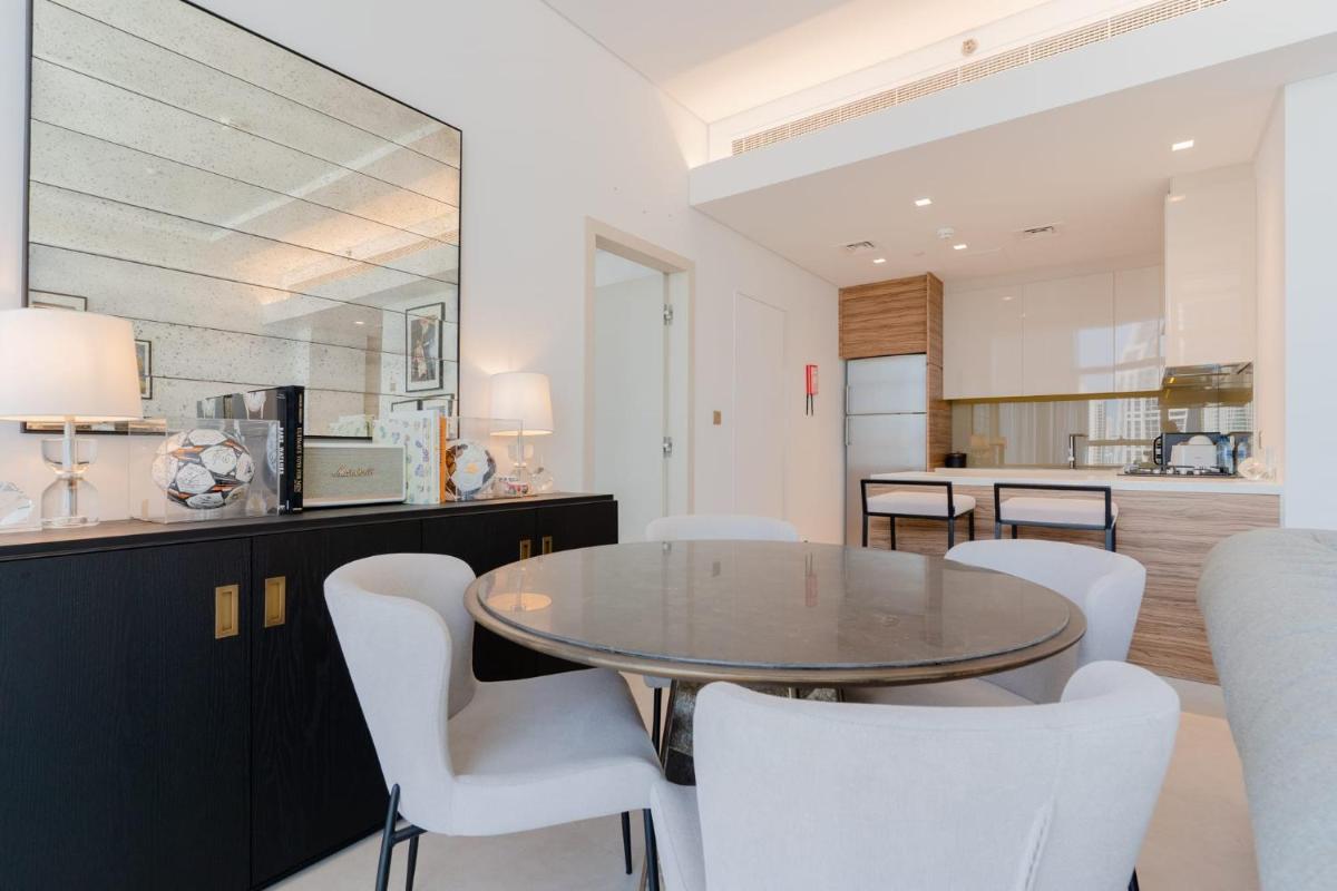 LUXFolio Retreats - Beautiful Hillside 1 Bedroom