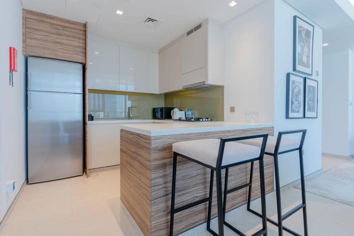 LUXFolio Retreats - Beautiful Hillside 1 Bedroom