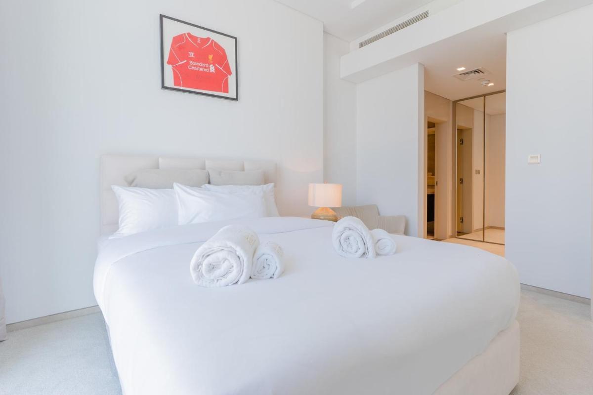 LUXFolio Retreats - Beautiful Hillside 1 Bedroom