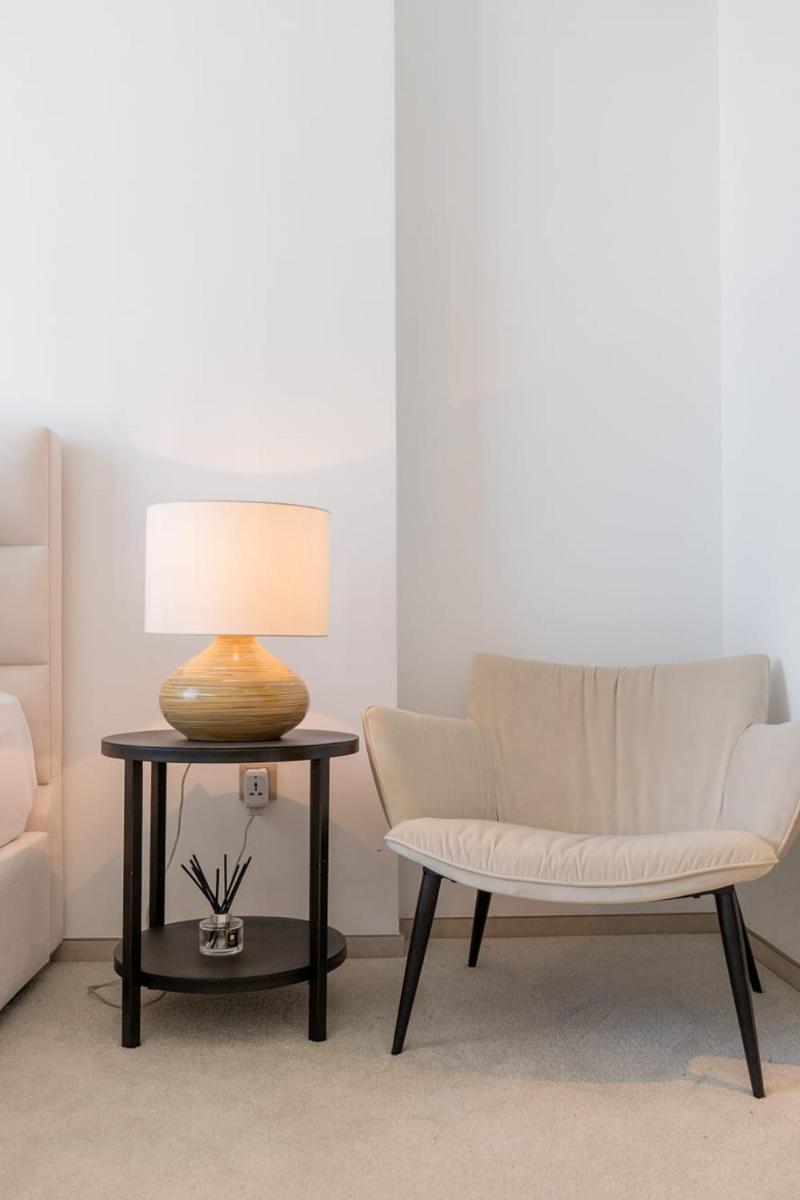 LUXFolio Retreats - Beautiful Hillside 1 Bedroom