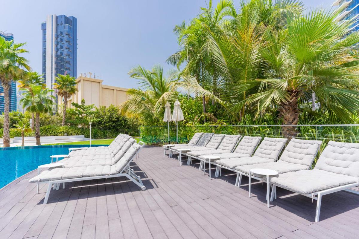 LUXFolio Retreats - Beautiful Hillside 1 Bedroom