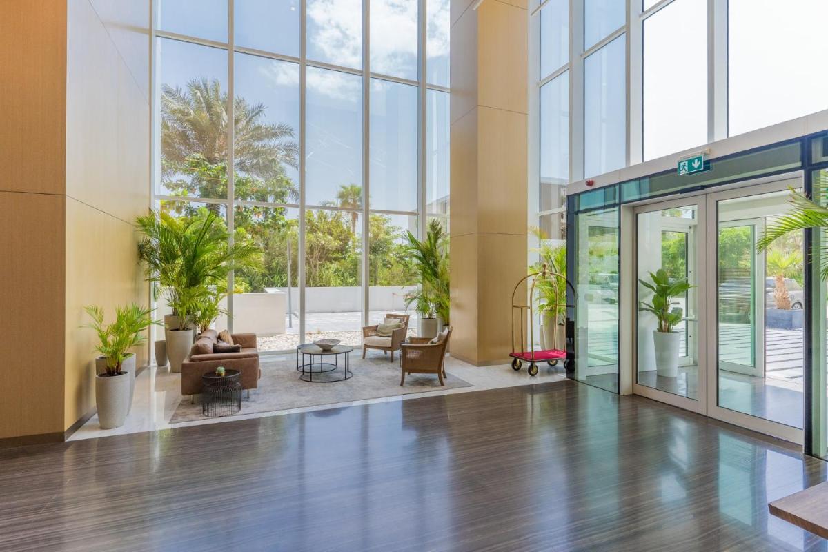 LUXFolio Retreats - Beautiful Hillside 1 Bedroom