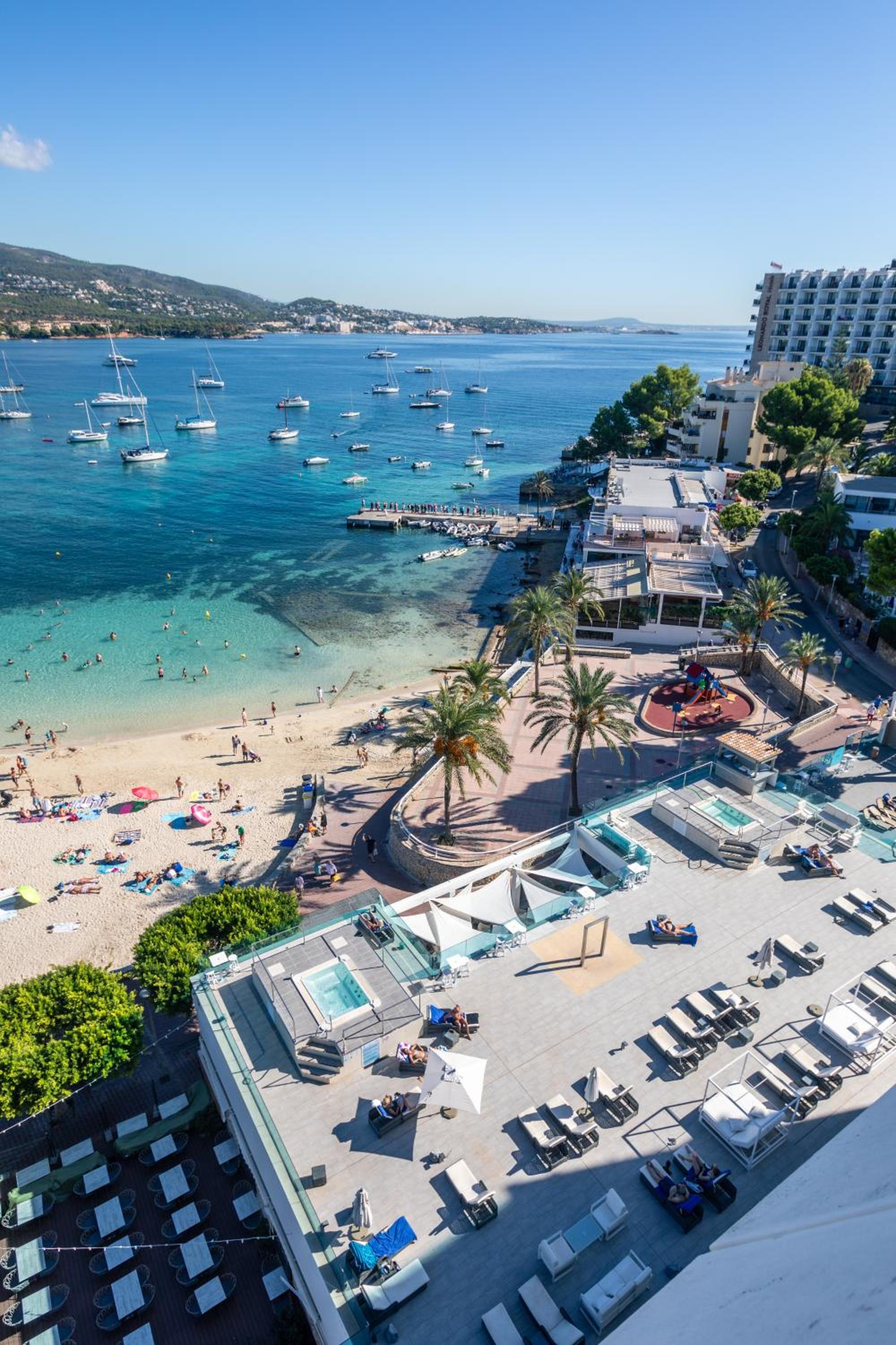 Hotel Seramar Hotel Comodoro Playa - Image 1