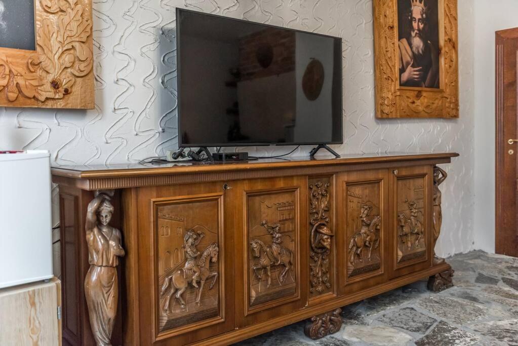 Kanuni Authentic Albanian House by PikHost
