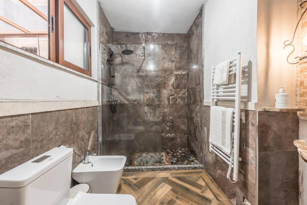Kanuni Authentic Albanian House by PikHost