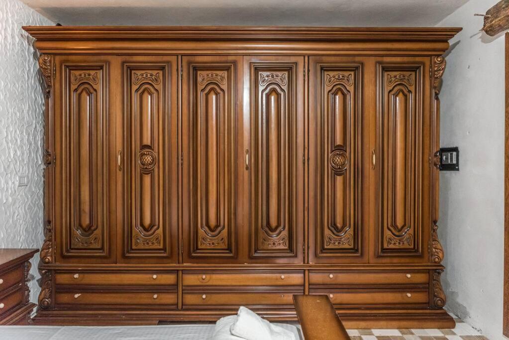 Kanuni Authentic Albanian House by PikHost