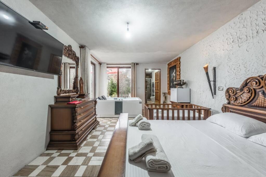 Kanuni Authentic Albanian House by PikHost