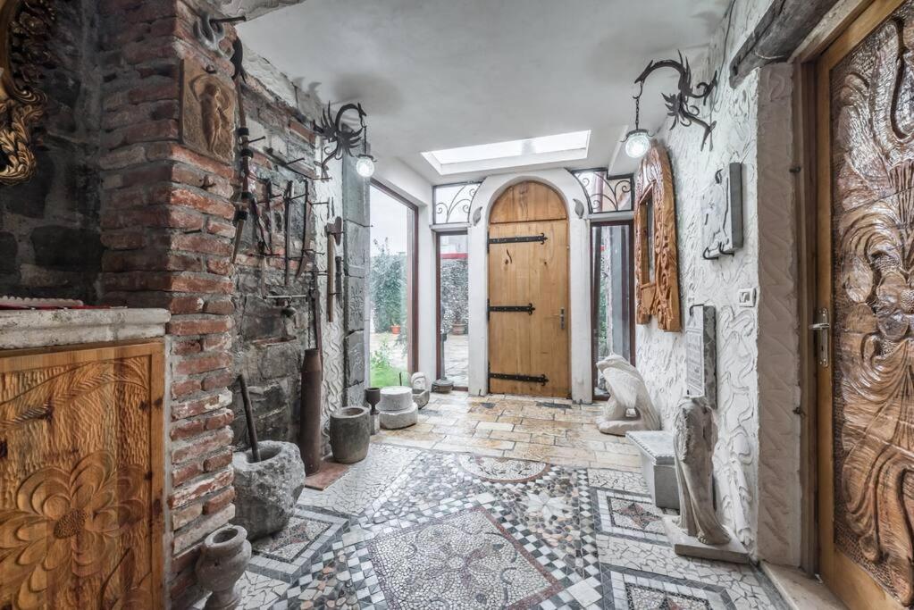 Kanuni Authentic Albanian House by PikHost