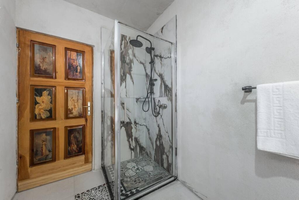 Kanuni Authentic Albanian House by PikHost